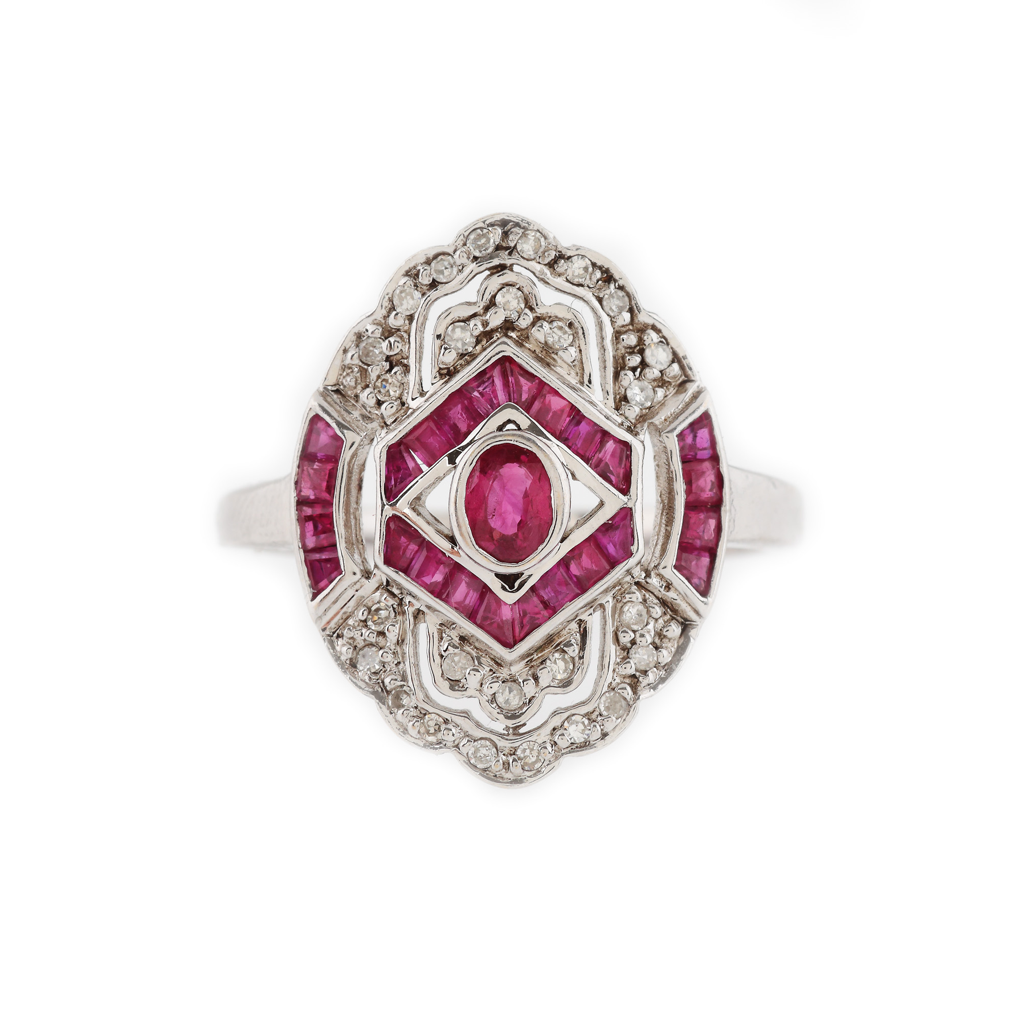 Inel edwardian din aur alb, decorat cu rubine și diamante