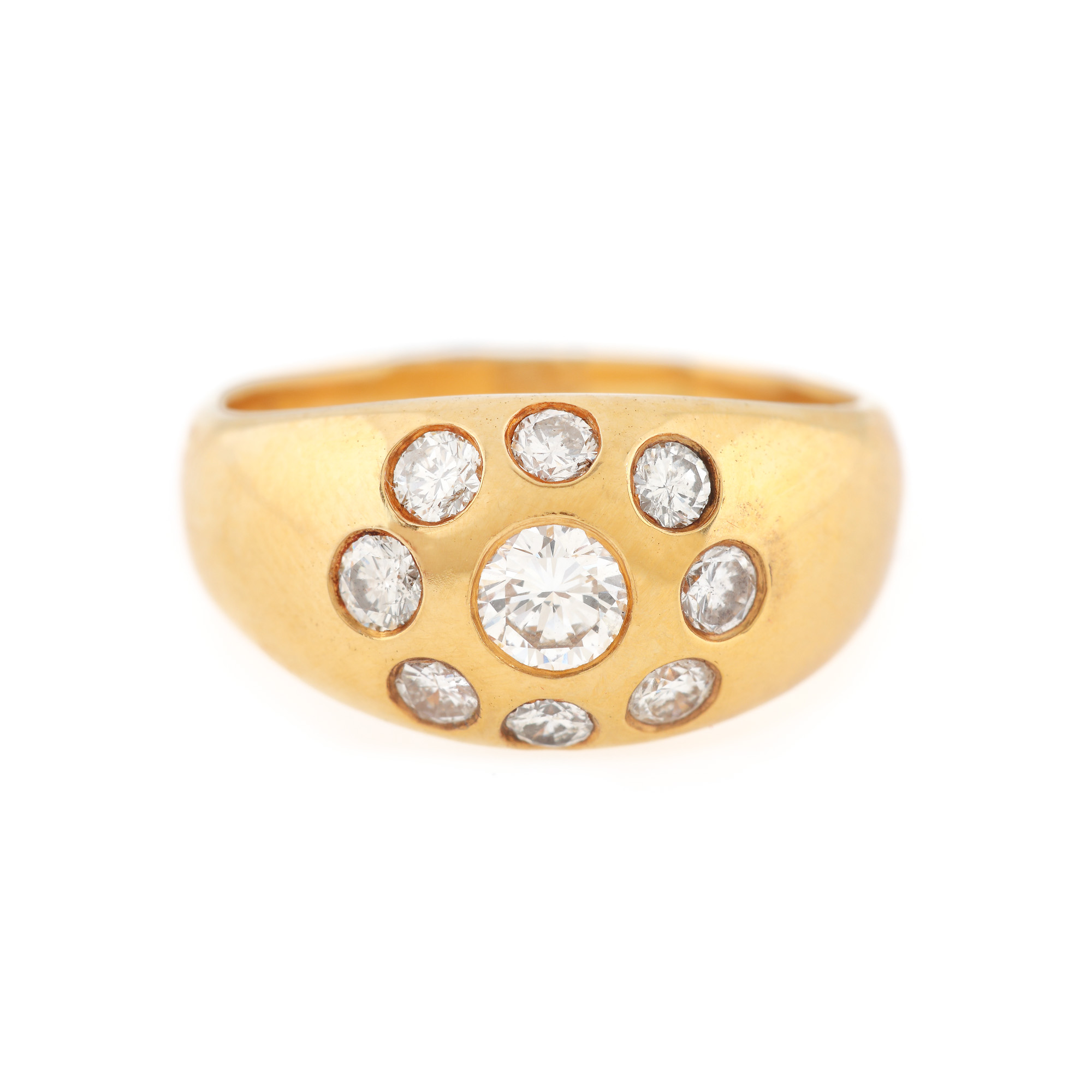 Gold ring,  decorated with nine diamonds arranged in a circle