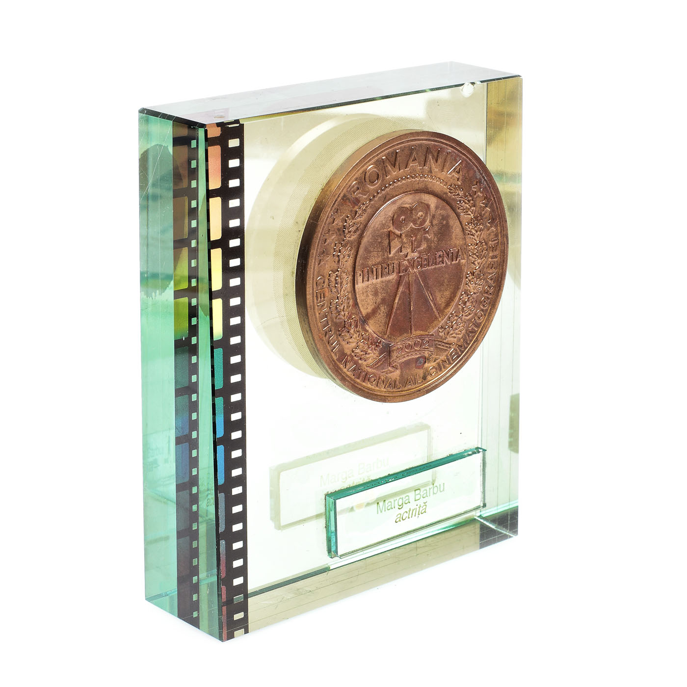 Lot format din diplomă și plachetă pentru excelență acordat de Centrul Național al Cinematografiei actriței Marga Barbu, 2002