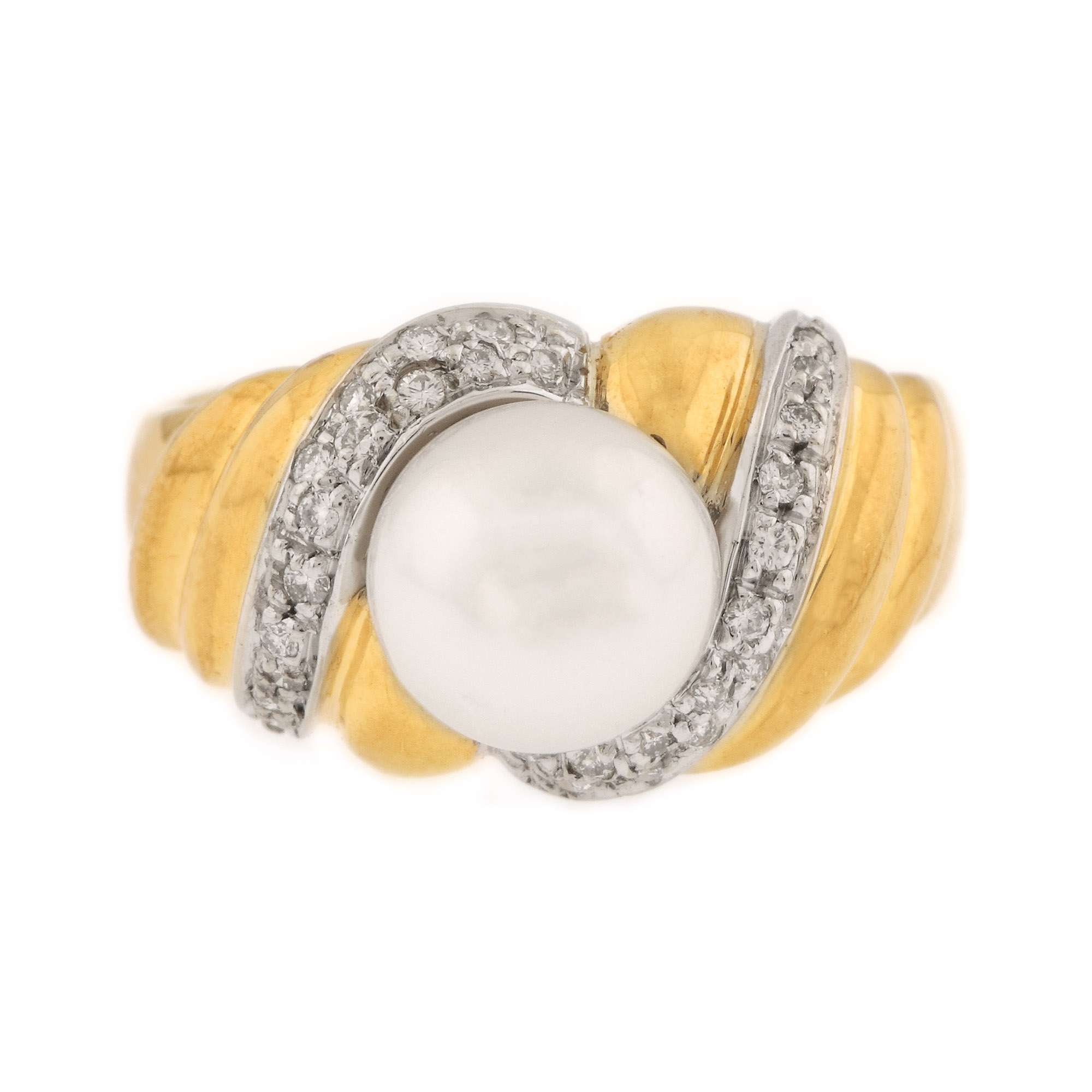 Ring, white and yellow gold, decorated with diamonds and pearl