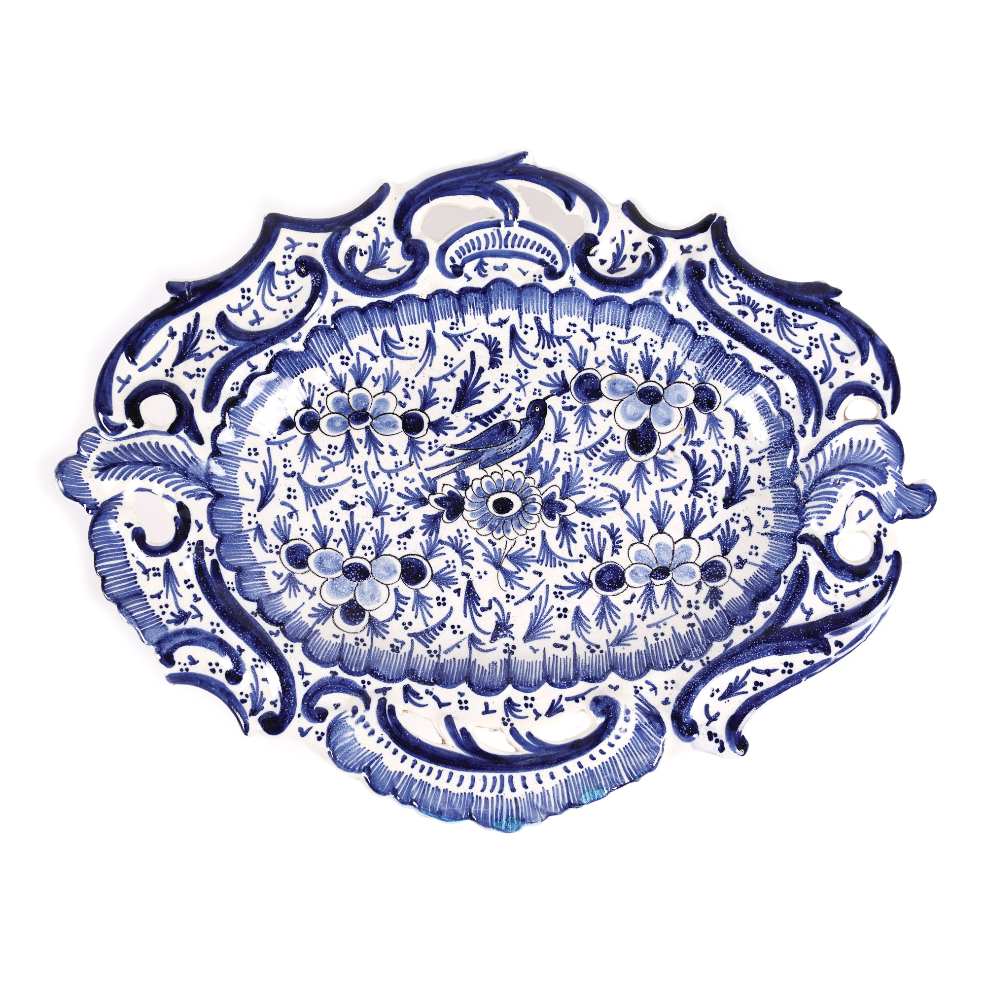 Delft plate, Keyser & Pynaker manufacture, with hand-painted Rococo decoration, approx. 1680