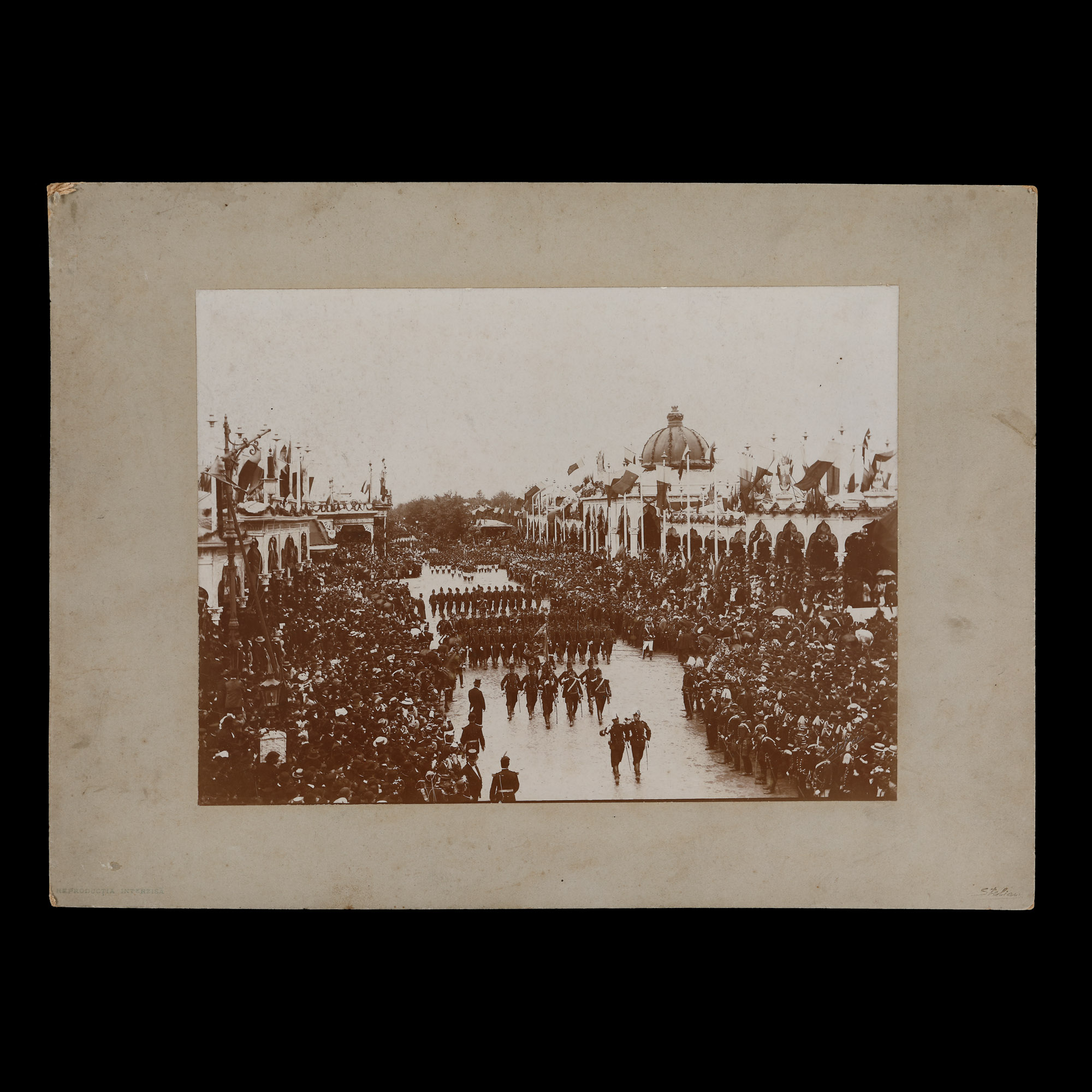 Vintage photograph illustrating the May 10 parade, Stelian photography workshop, early 20th century, part of the collection of the engraver Gabriel Popescu
