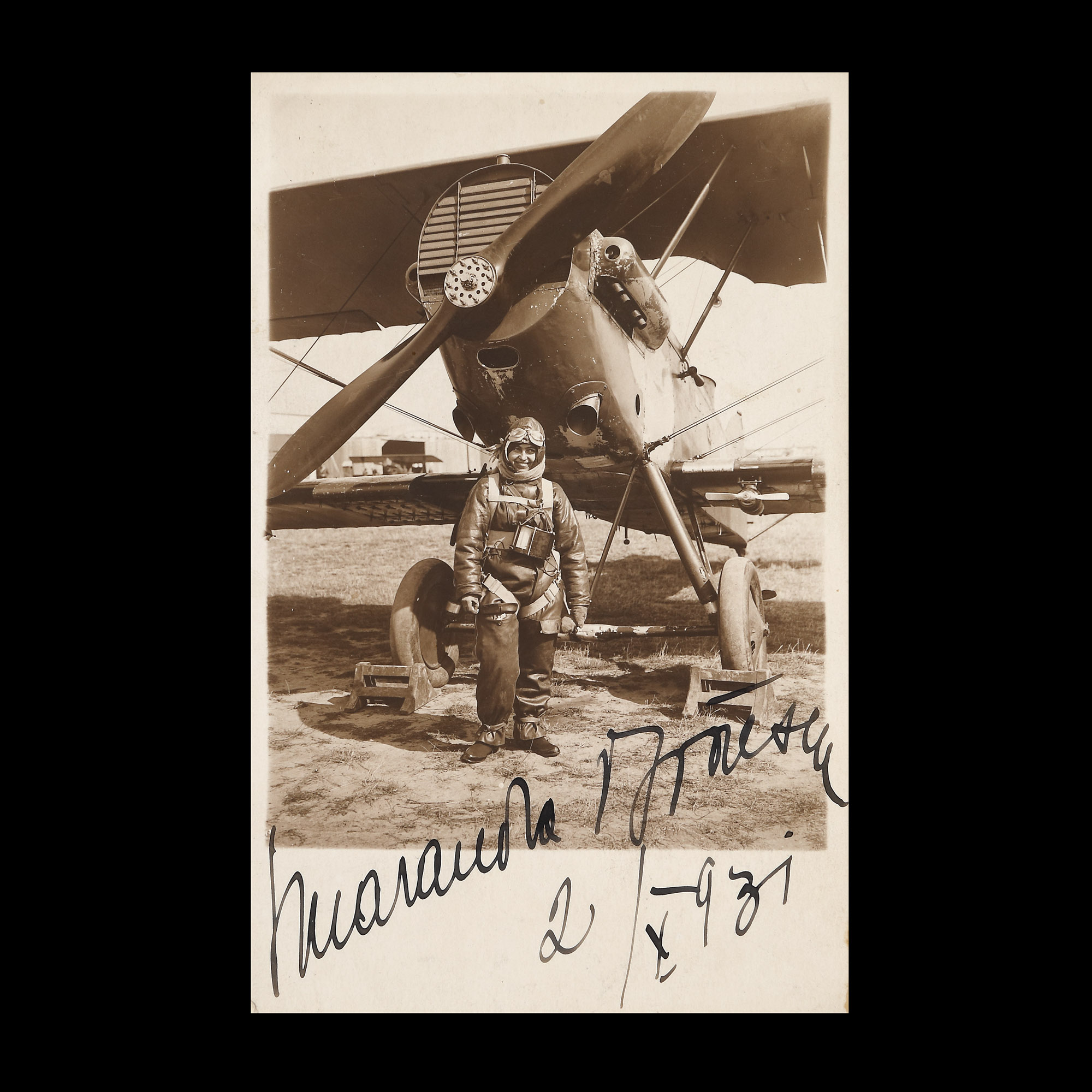 Postcard illustrating the "Queen of Heights", Smaranda Brăescu, October 2, 1931, with autograph