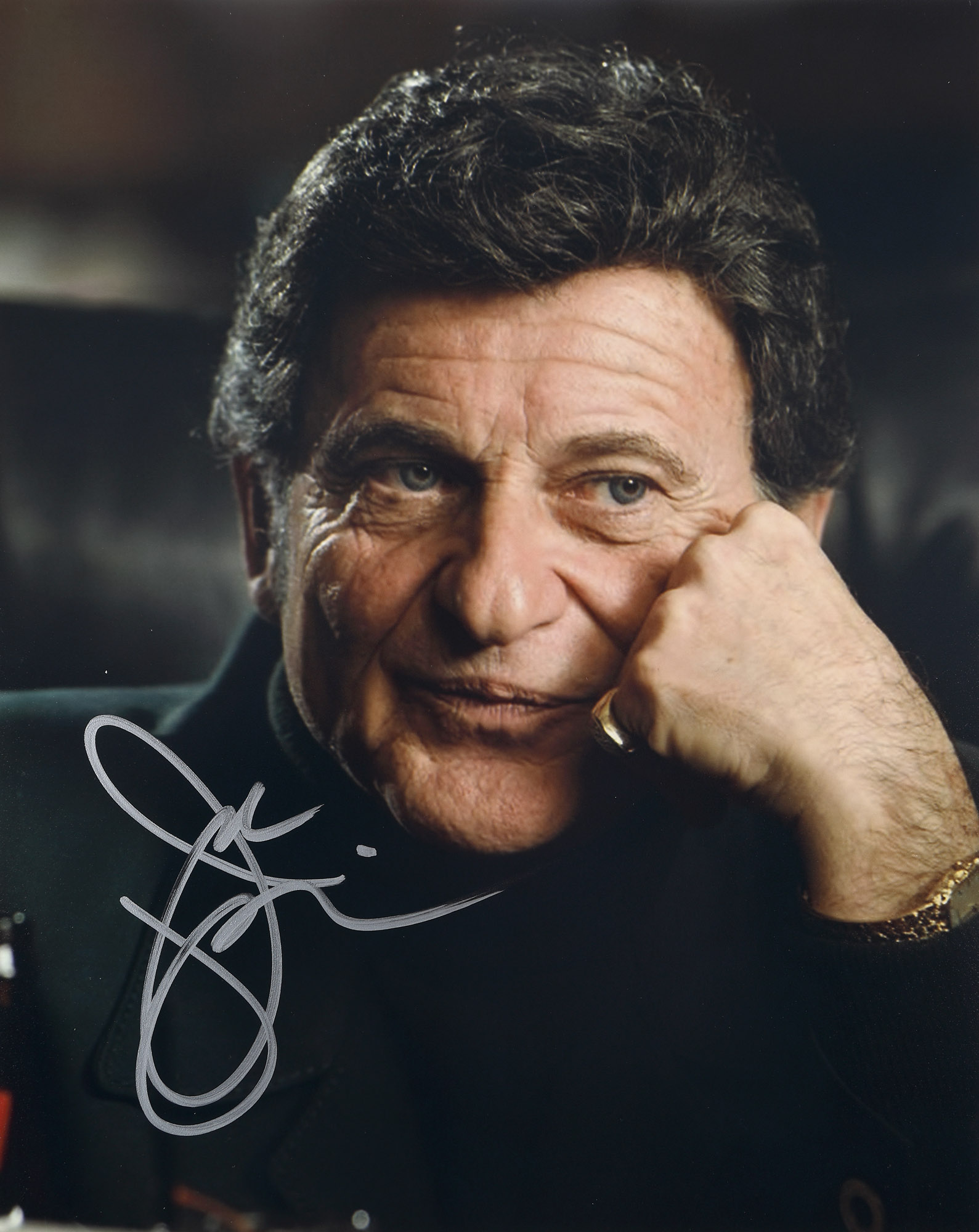 Fotografie ilustrându-l pe Joe Pesci, cu semnătura olografă a actorului, însoțită de certificatul de autenticitate