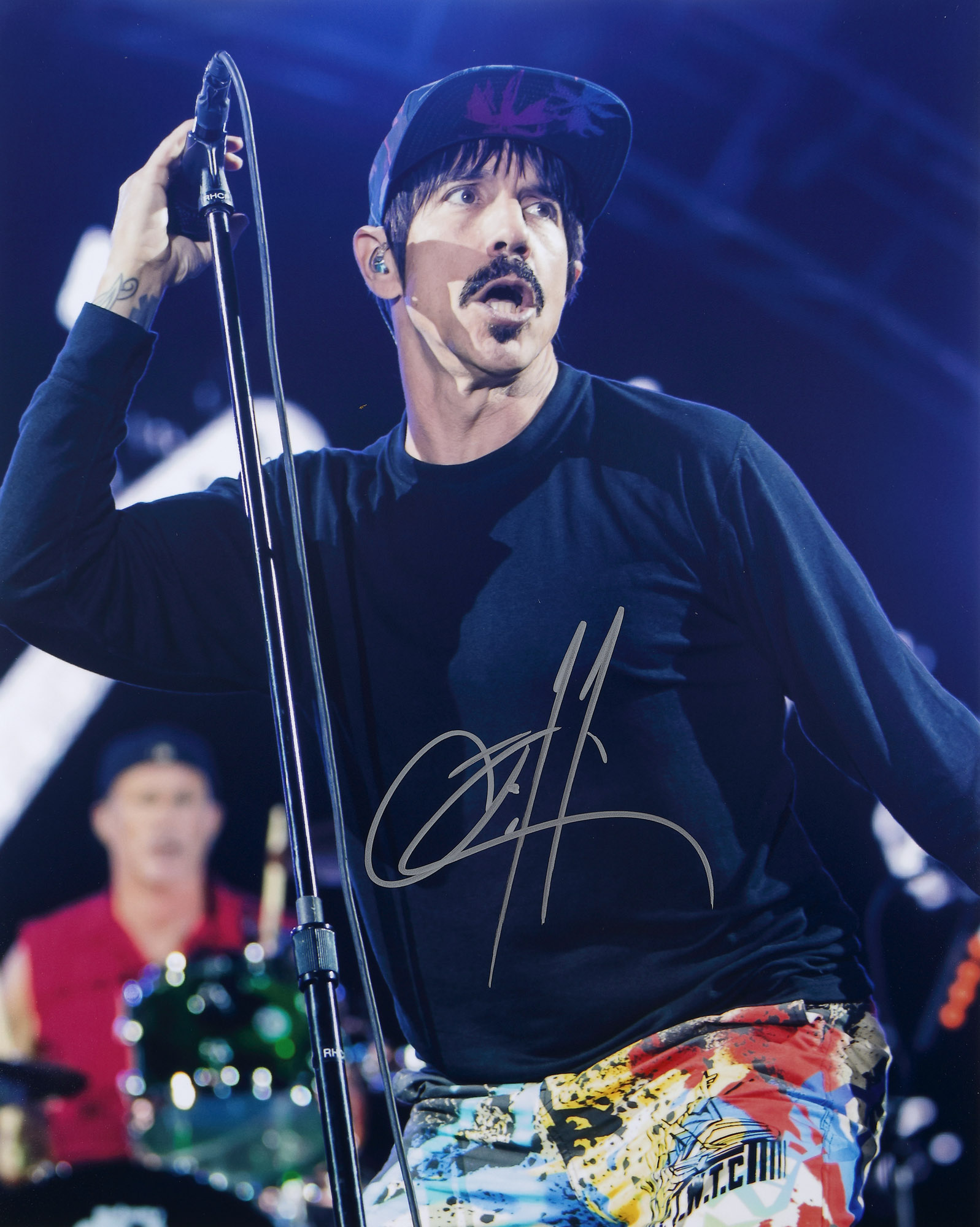 Anthony Kiedis, Red Hot Chilli Peppers' lead singer - photograph, with the musician's autograph, certificate of authenticity
