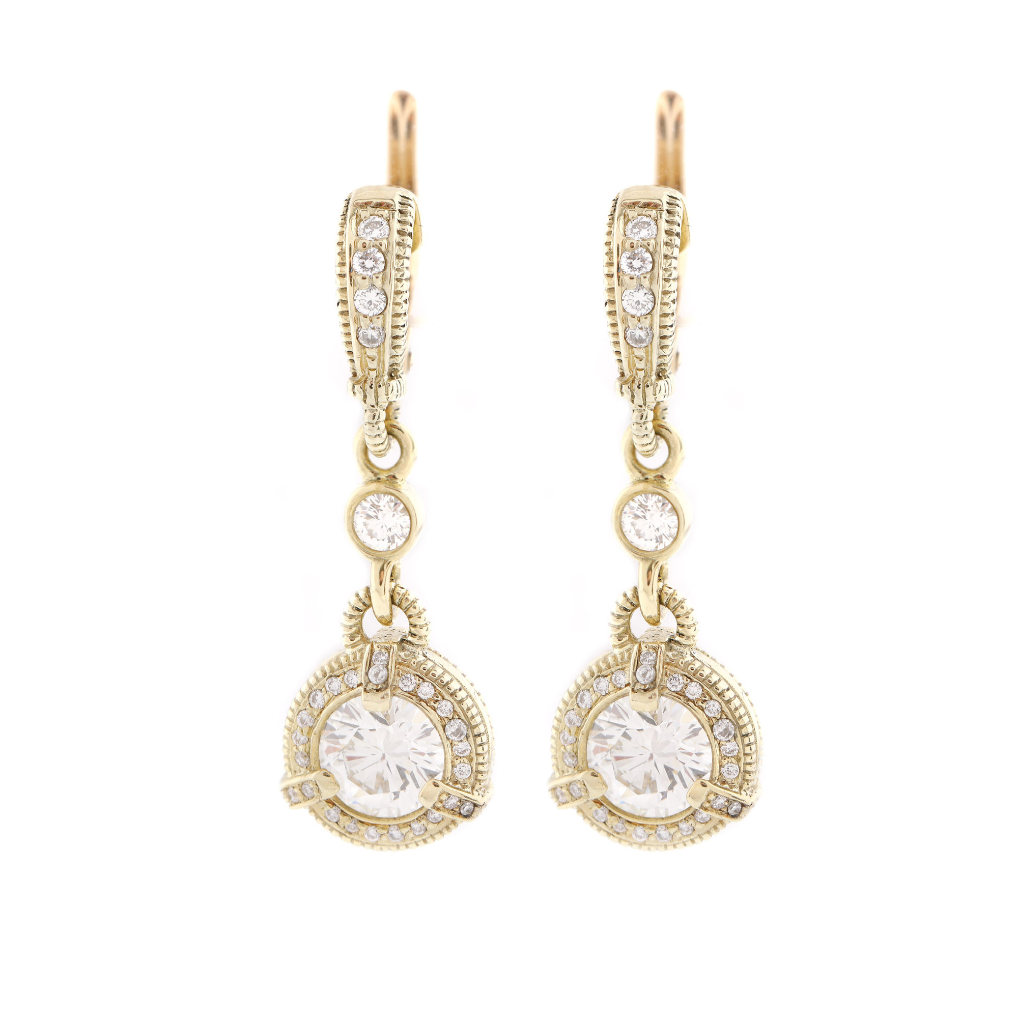 Pair of gold earrings, adorned with diamonds