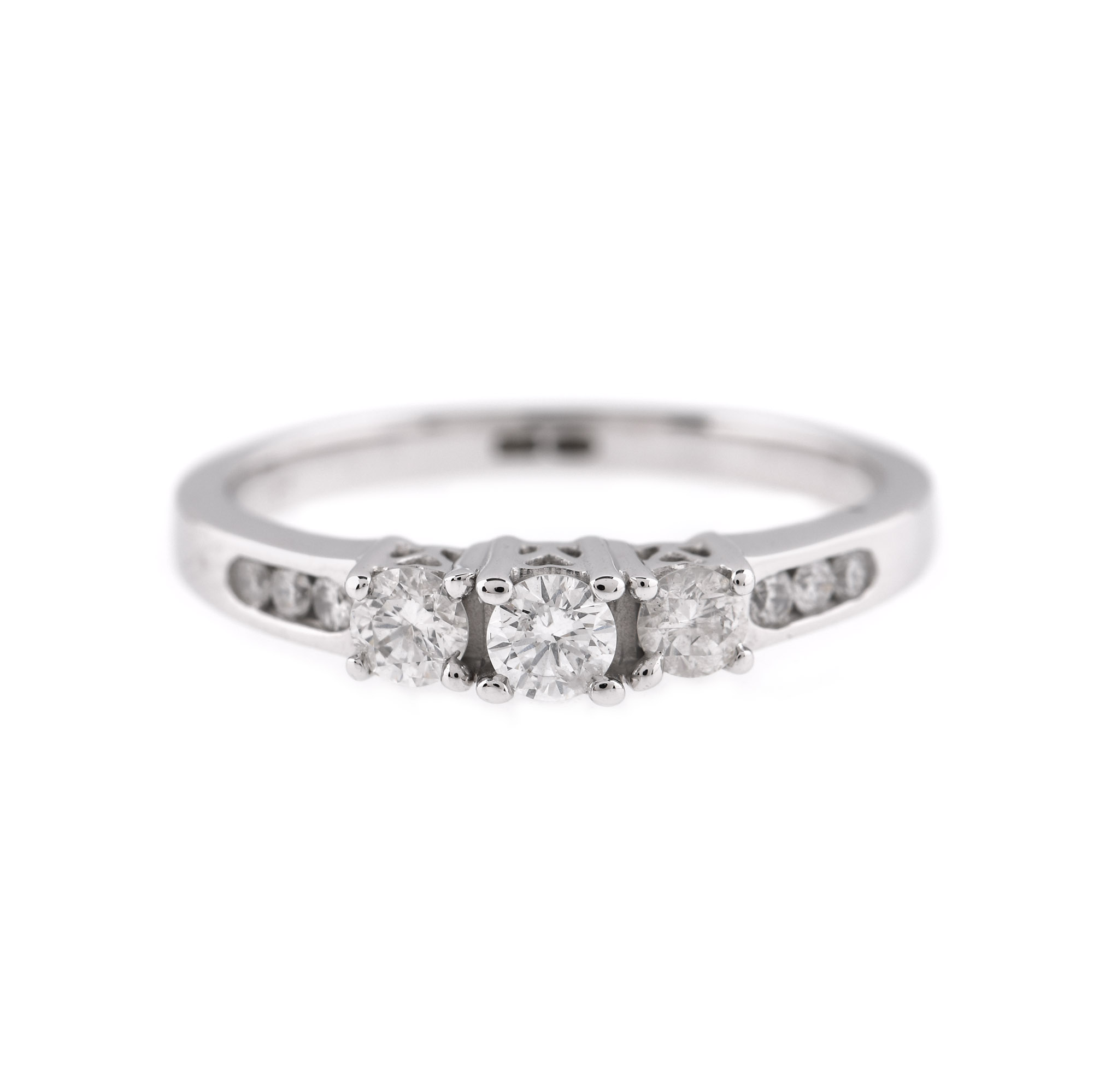 White gold ring, adorned with string of diamonds