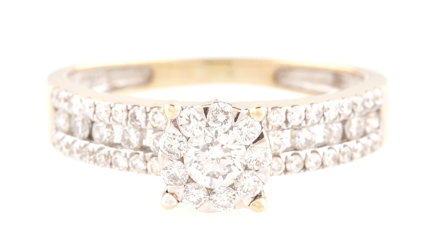 Liali white gold ring set with diamonds
