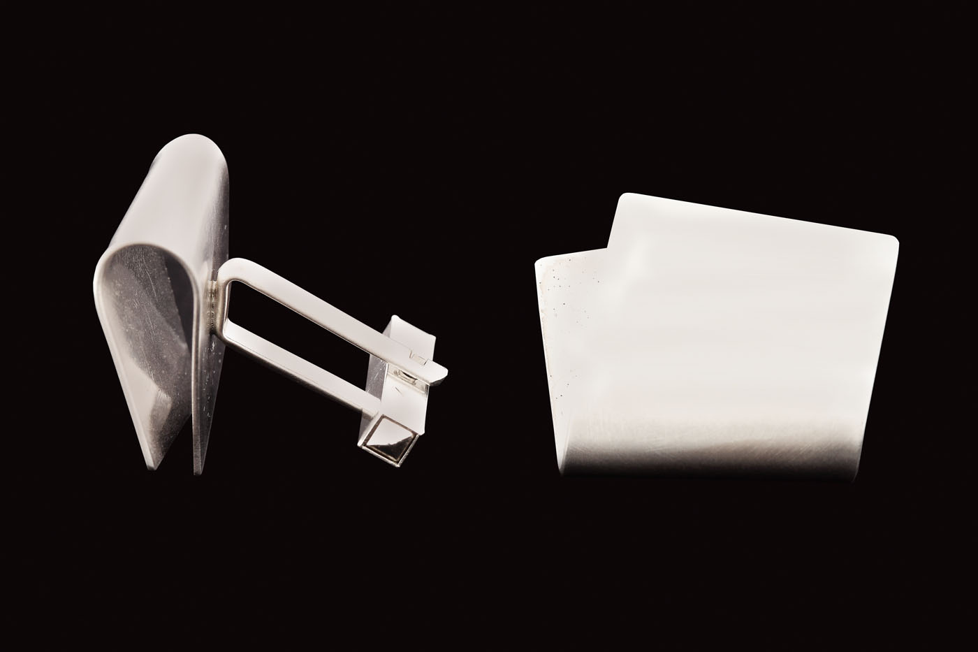"Imperfect Folded" - pair of Monom silver cufflinks