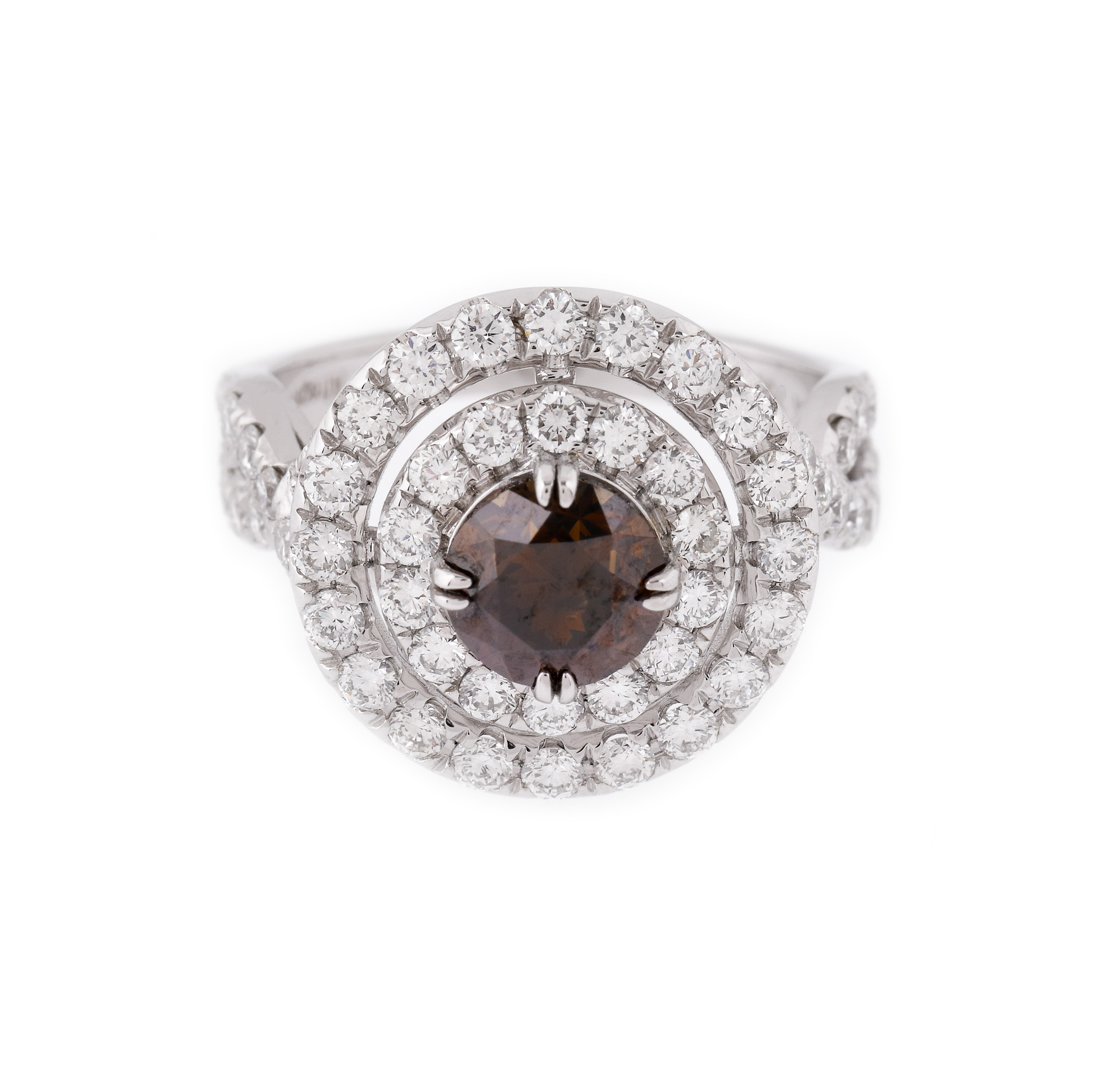 Inel din aur alb, decorat central cu diamant deep orange brown, anturat de două rânduri de diamante briliante, însoțit de certificat gemologic ALGT