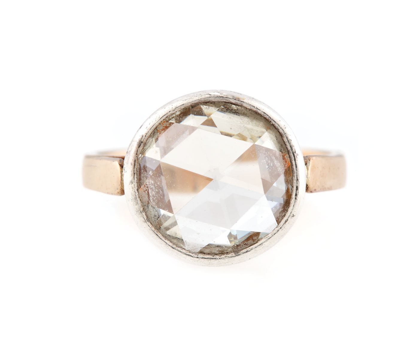 Inel din aur și argint, ornat cu un diamant cca. 2,6 ct.