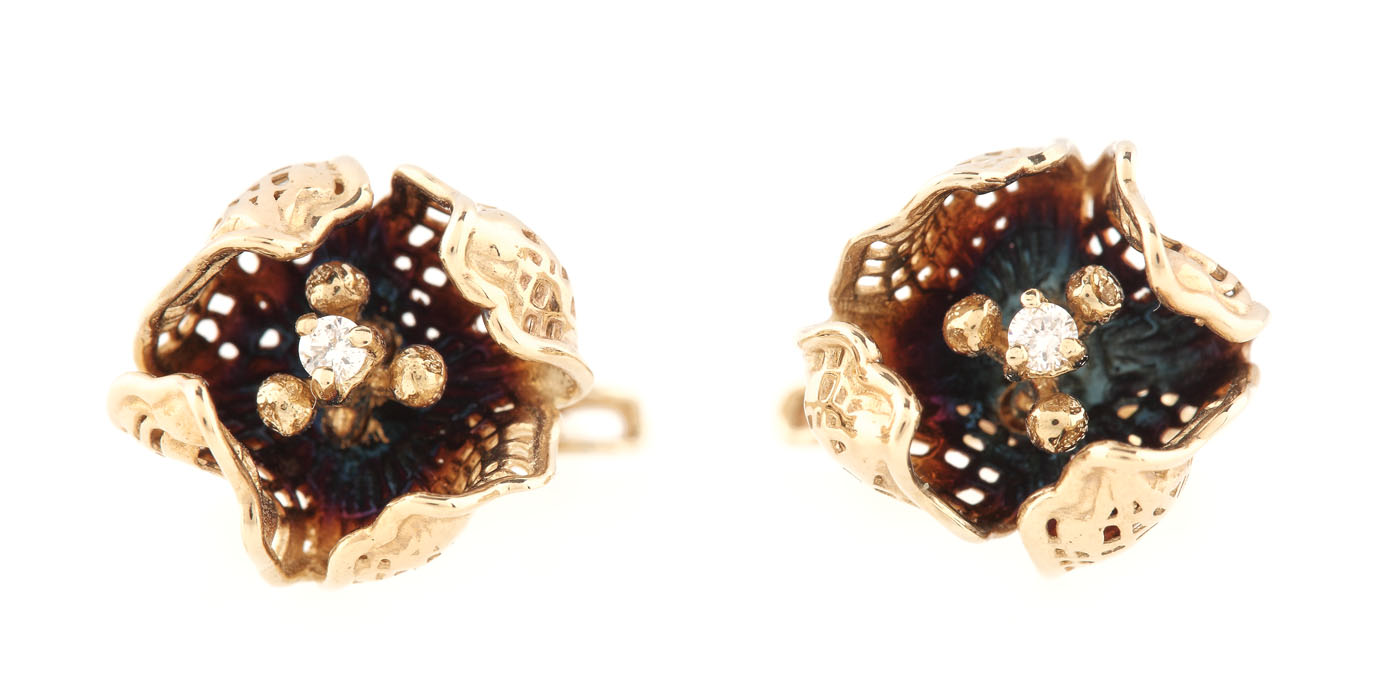 Pair of Roberto Bravo earrings, Gallica collection