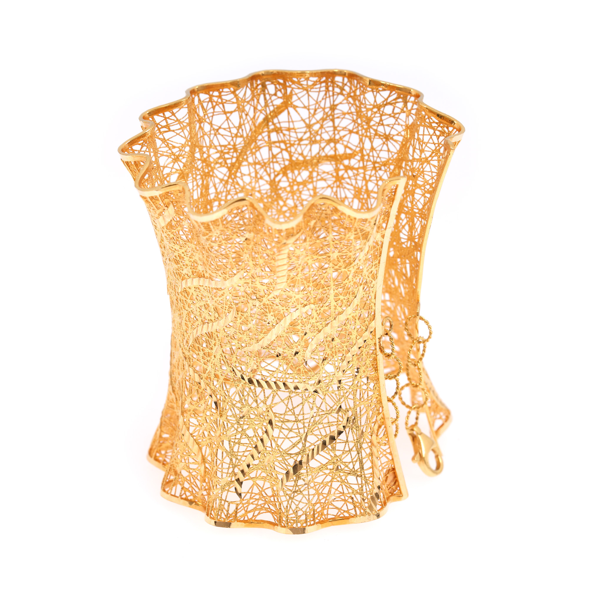 Superb manchette bracelet, filigree gold