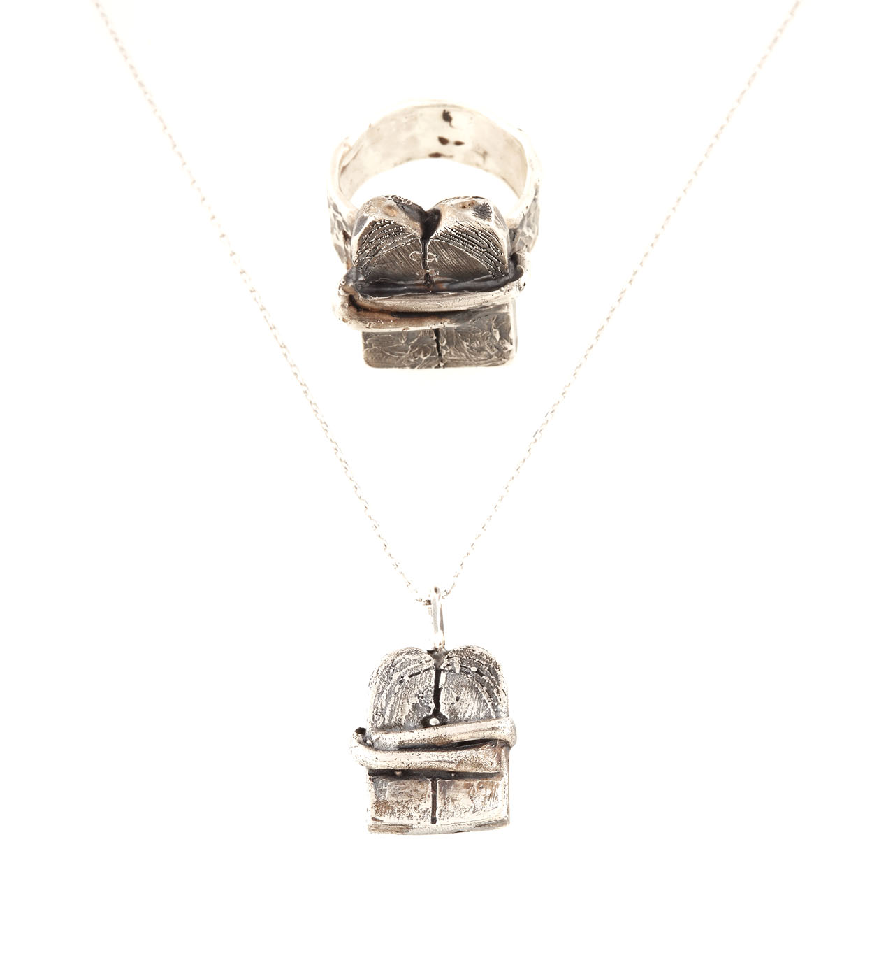 "The Kiss" - UTOPIC silver set, comprising a ring and a pendant