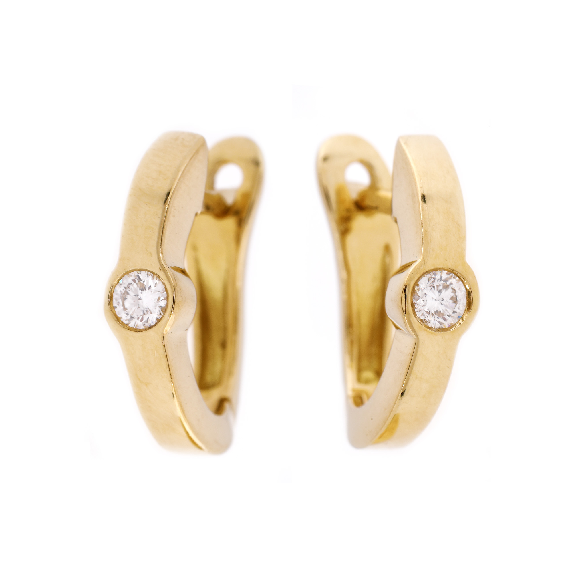 Pair of gold earrings, decorated with diamonds