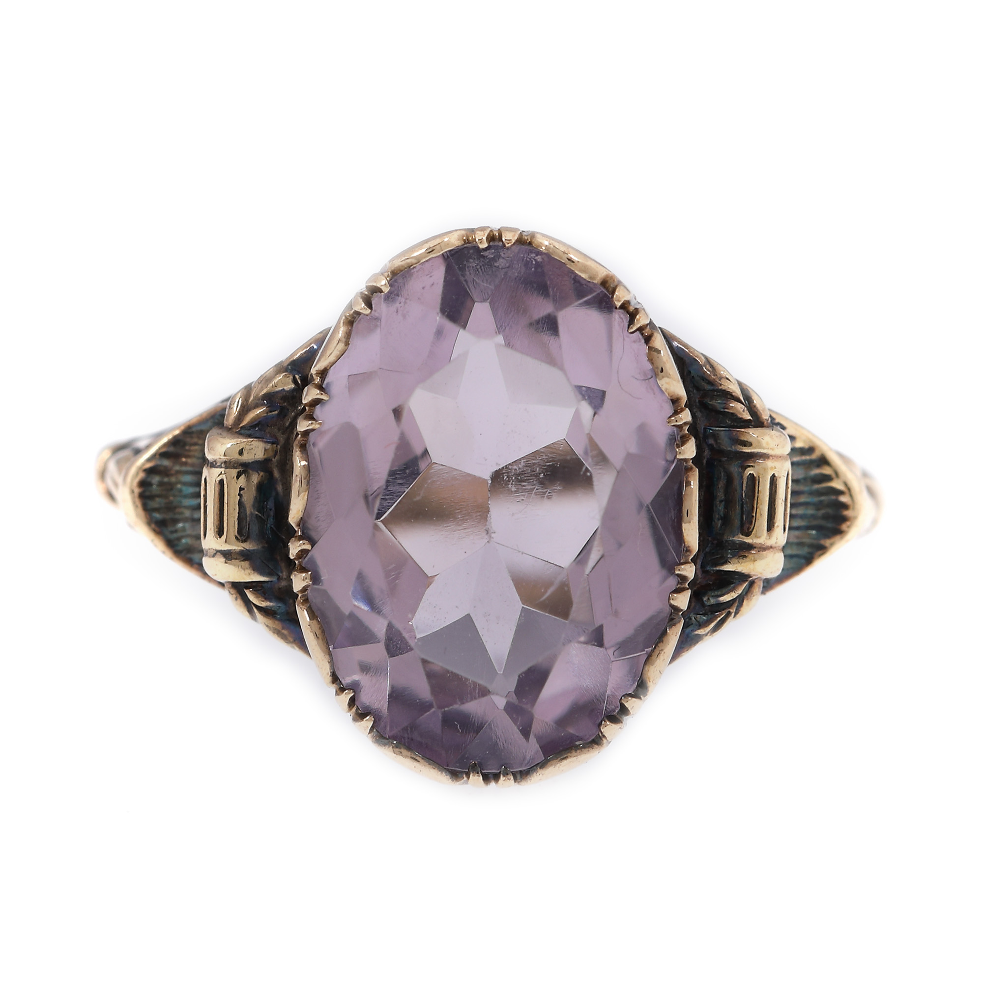 Vintage gold ring, decorated with amethyst