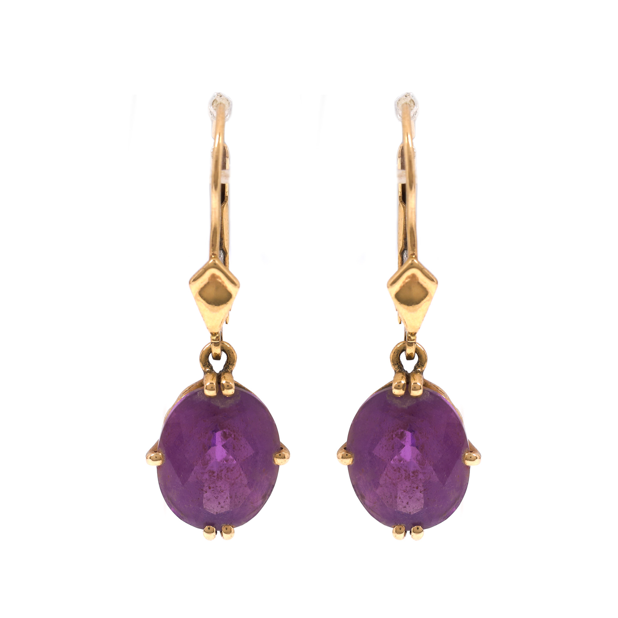 Pair of gold earrings, decorated with amethysts