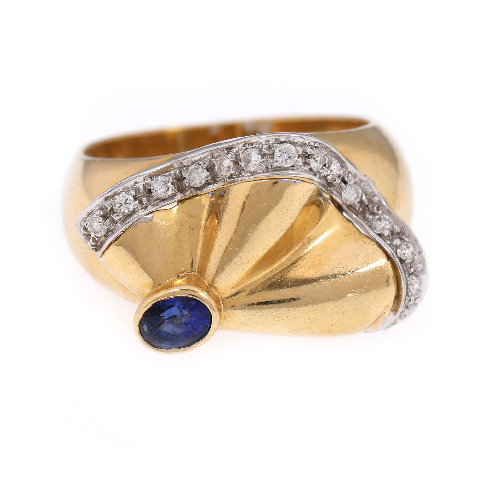 Two-tone gold ring, decorated with diamonds and sapphire