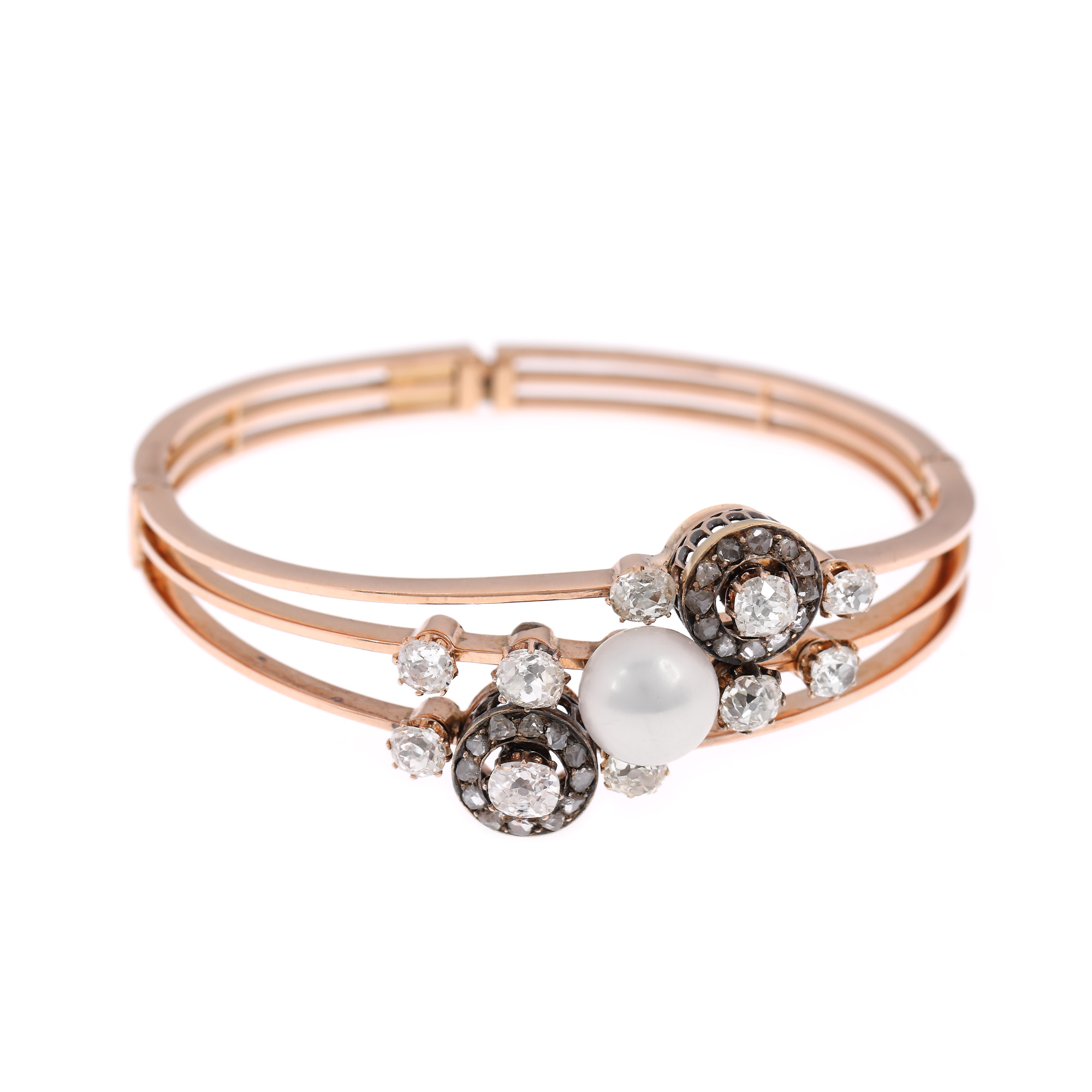 Distinguished rose gold bracelet, decorated with pearl and diamonds