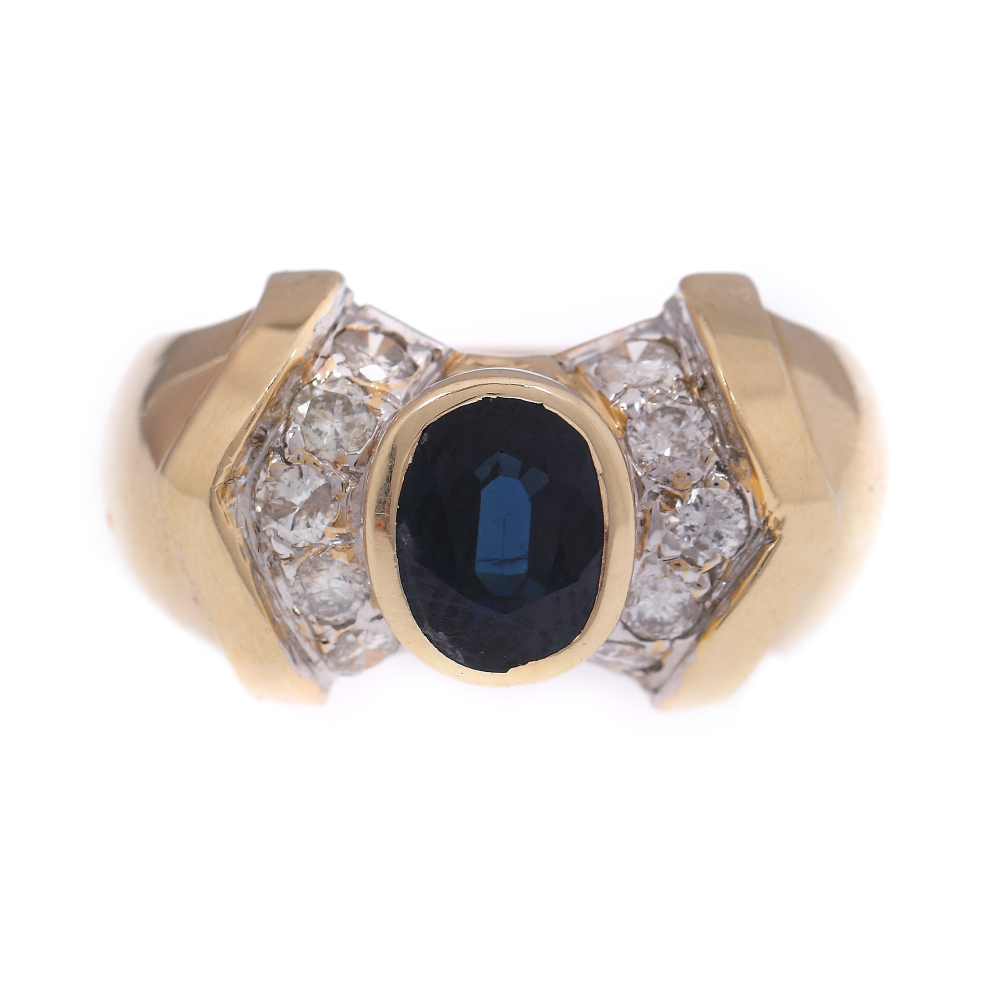 Retro gold ring, decorated with sapphire and diamonds