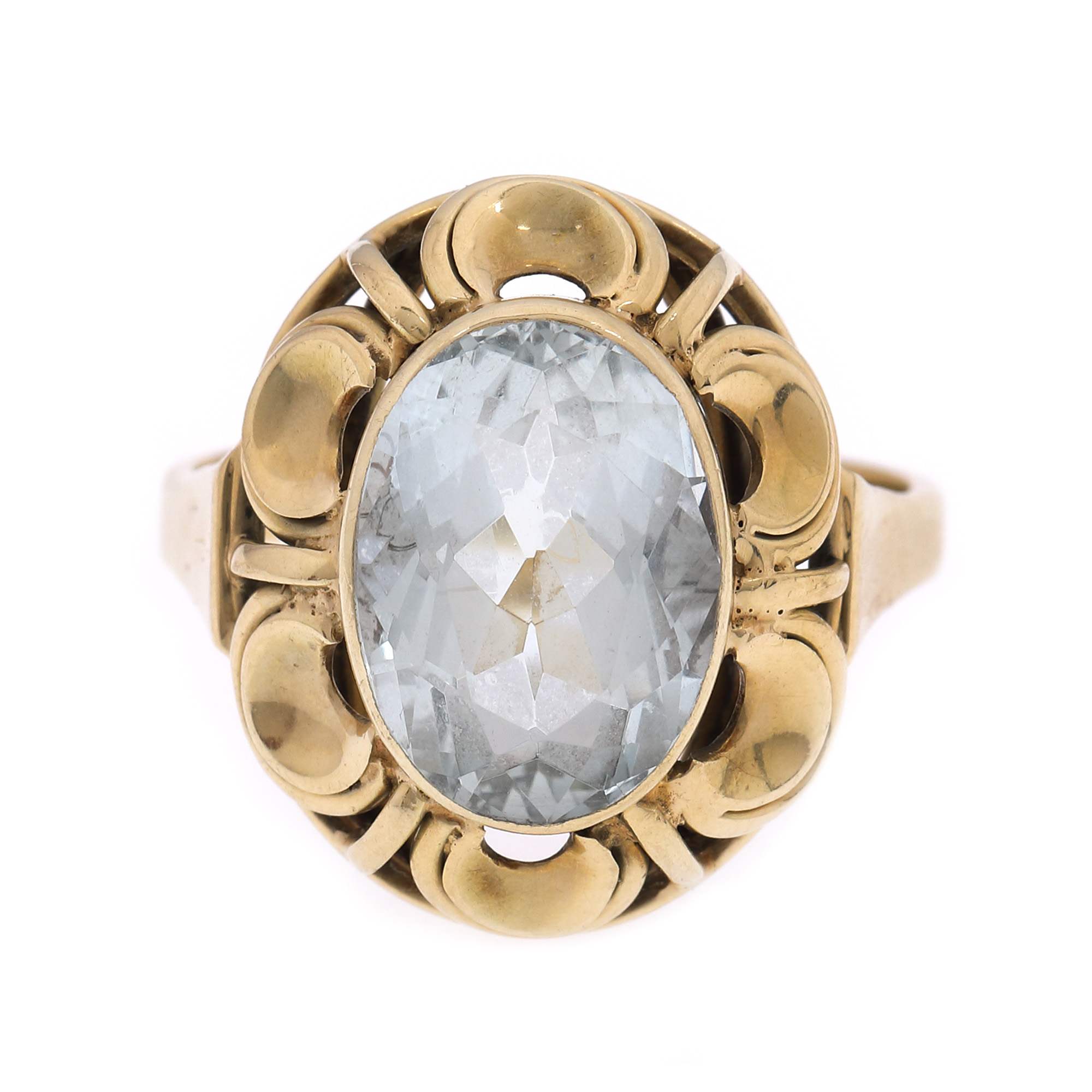 Vintage gold ring, decorated with aquamarine
