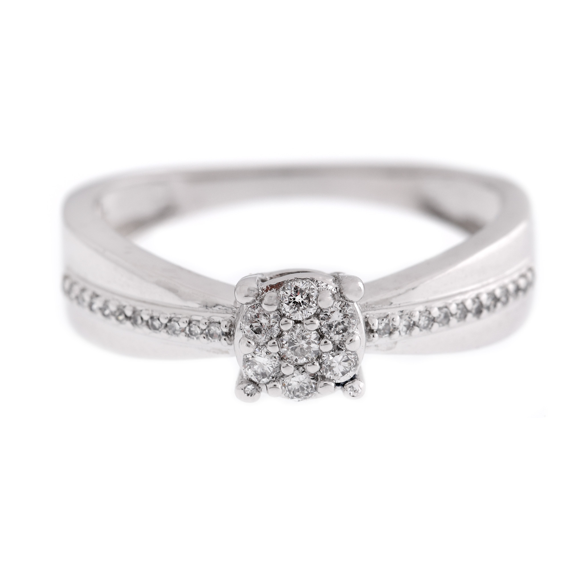 White gold ring, adorned with brilliant cut diamonds