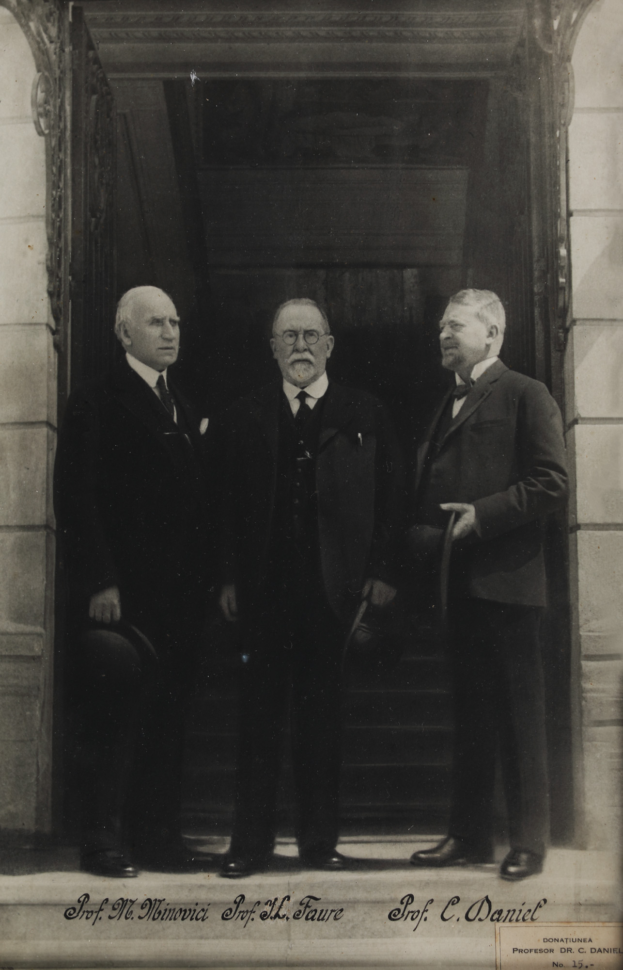 Pharmacist and coroner Mina Minovici, surgeon Jean-Louis Faure and surgeon Constantin Daniel, photograph, approx. 1920