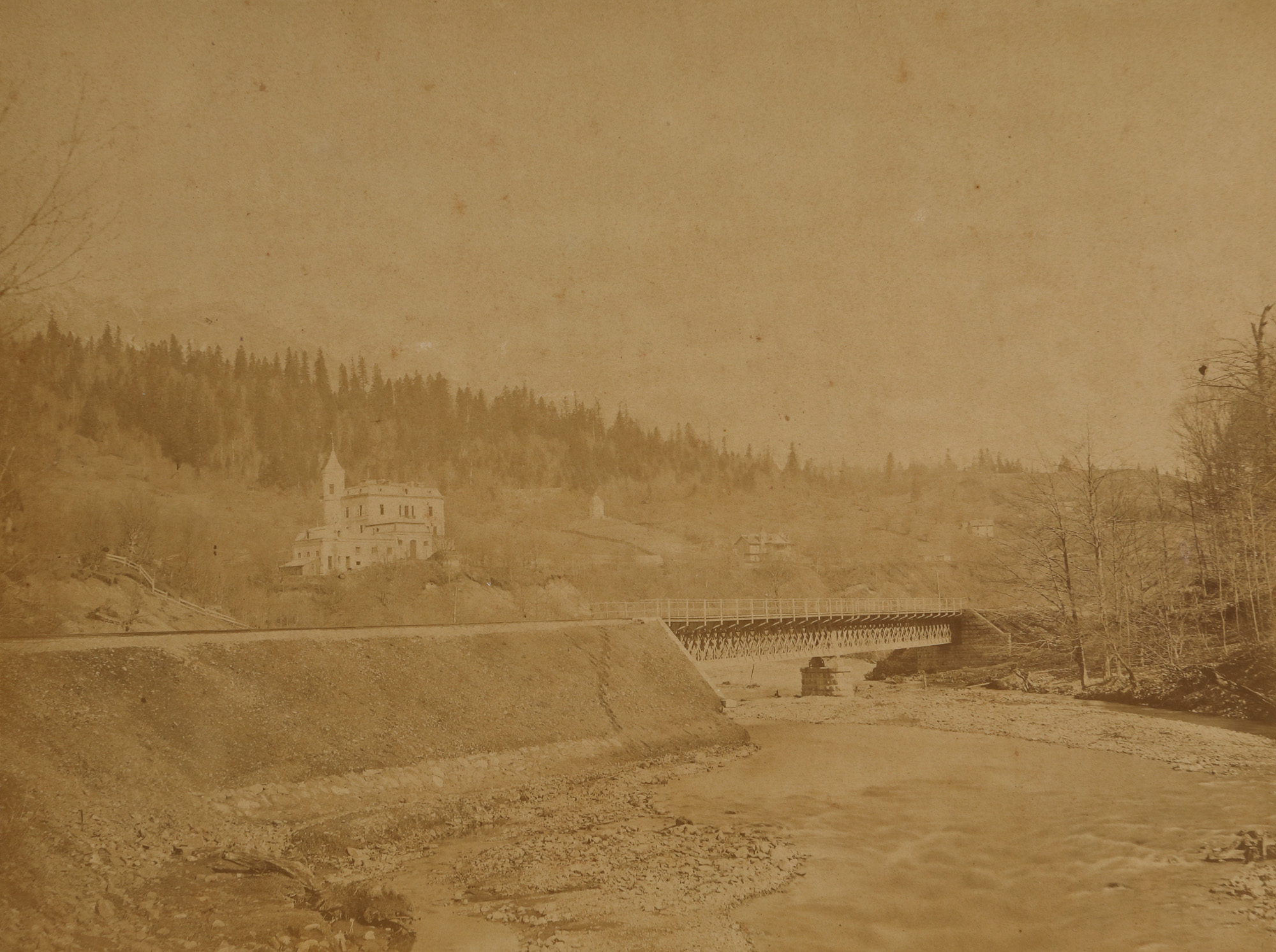 Fotografie ilustrând Castelul Cantacuzino, Bușteni, cca. 1915