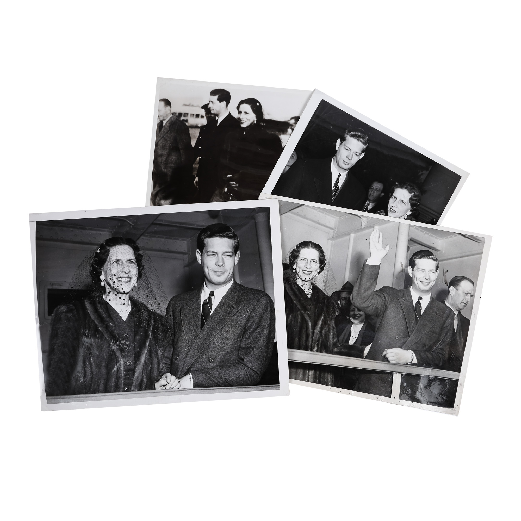 Lot format din patru fotografii de presă ilustrându-l pe Regele Mihai alături de Regina Mamă Elena în vizită în Londra și New York, 1947-1948