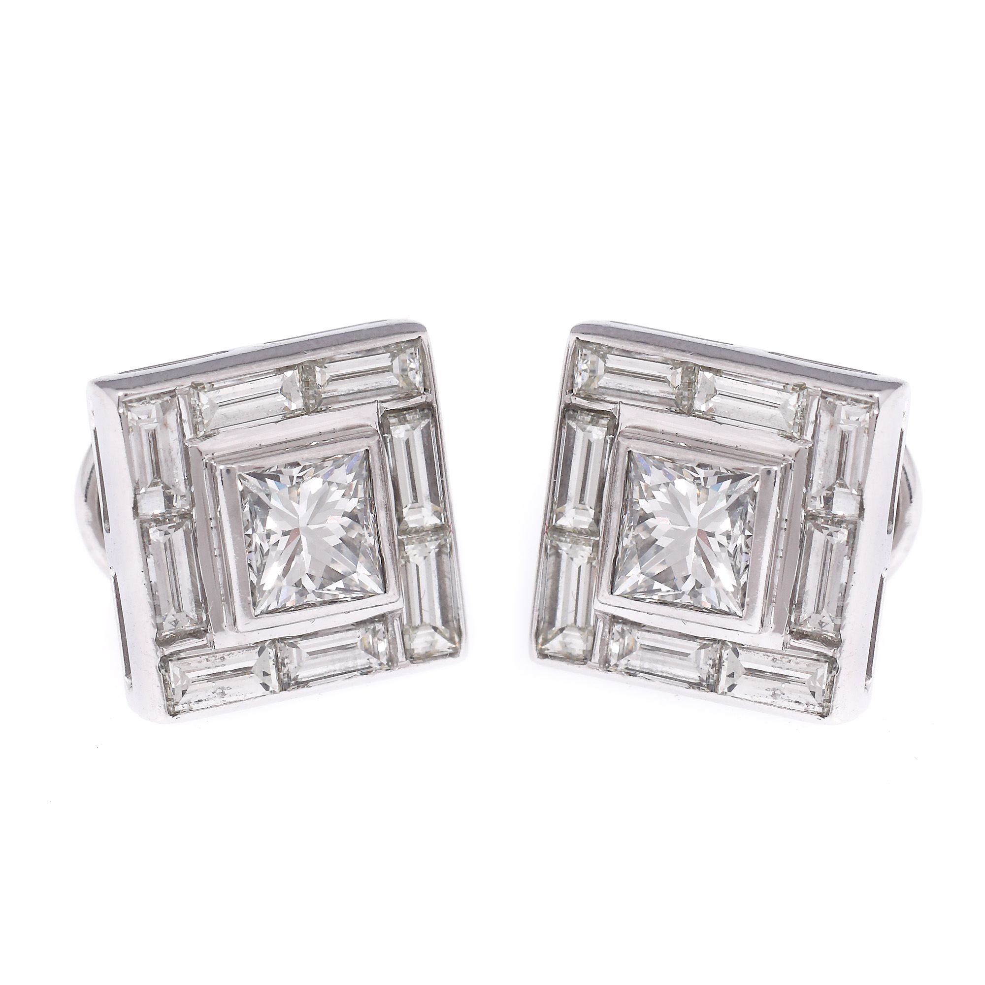 Pair of earrings, white gold, decorated with baguette diamonds