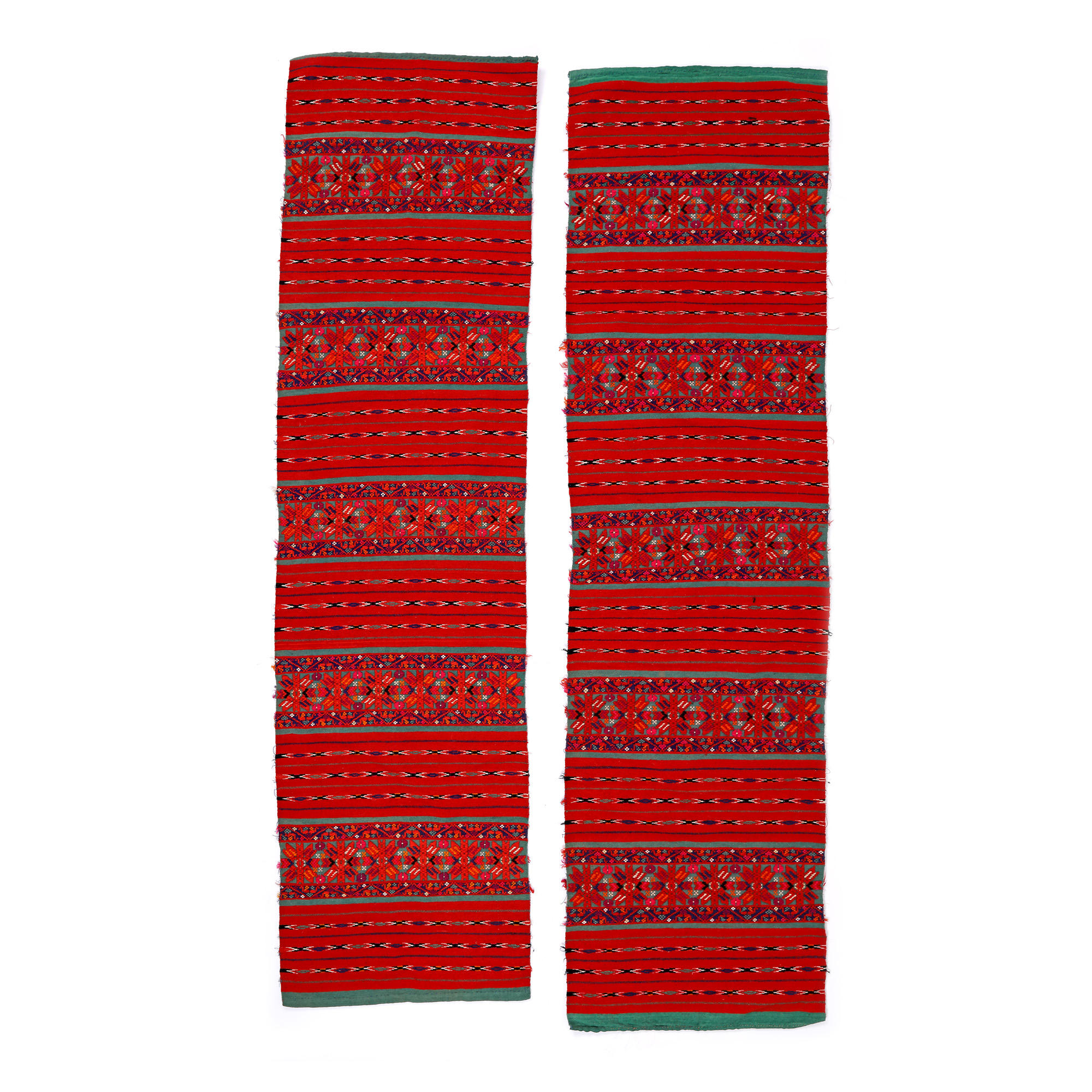 Batch consisting of two bench cloths, made of wool, decorated with geometric and vegetal motifs in registers, Banat, beginning of the 20th century, rare, collector's item