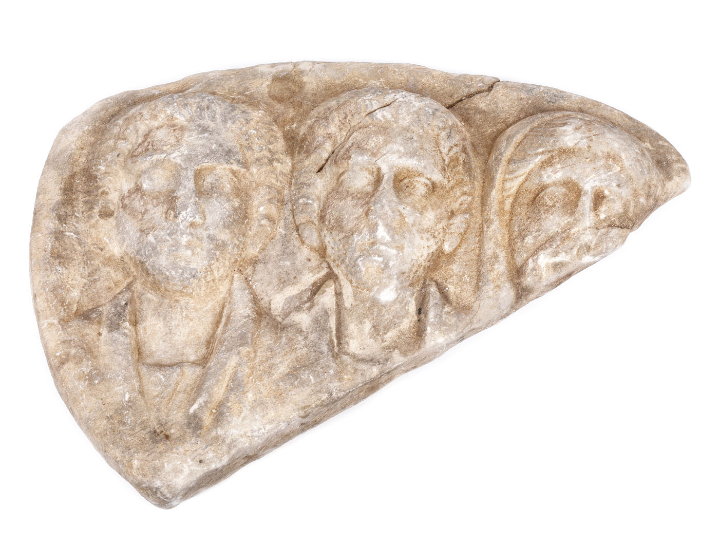 Basorelief roman reprezentând trei personaje, probabil Macedonia, epoca romană, sec. III î.e.n., provine din colecția diplomatului Vasile Stoica