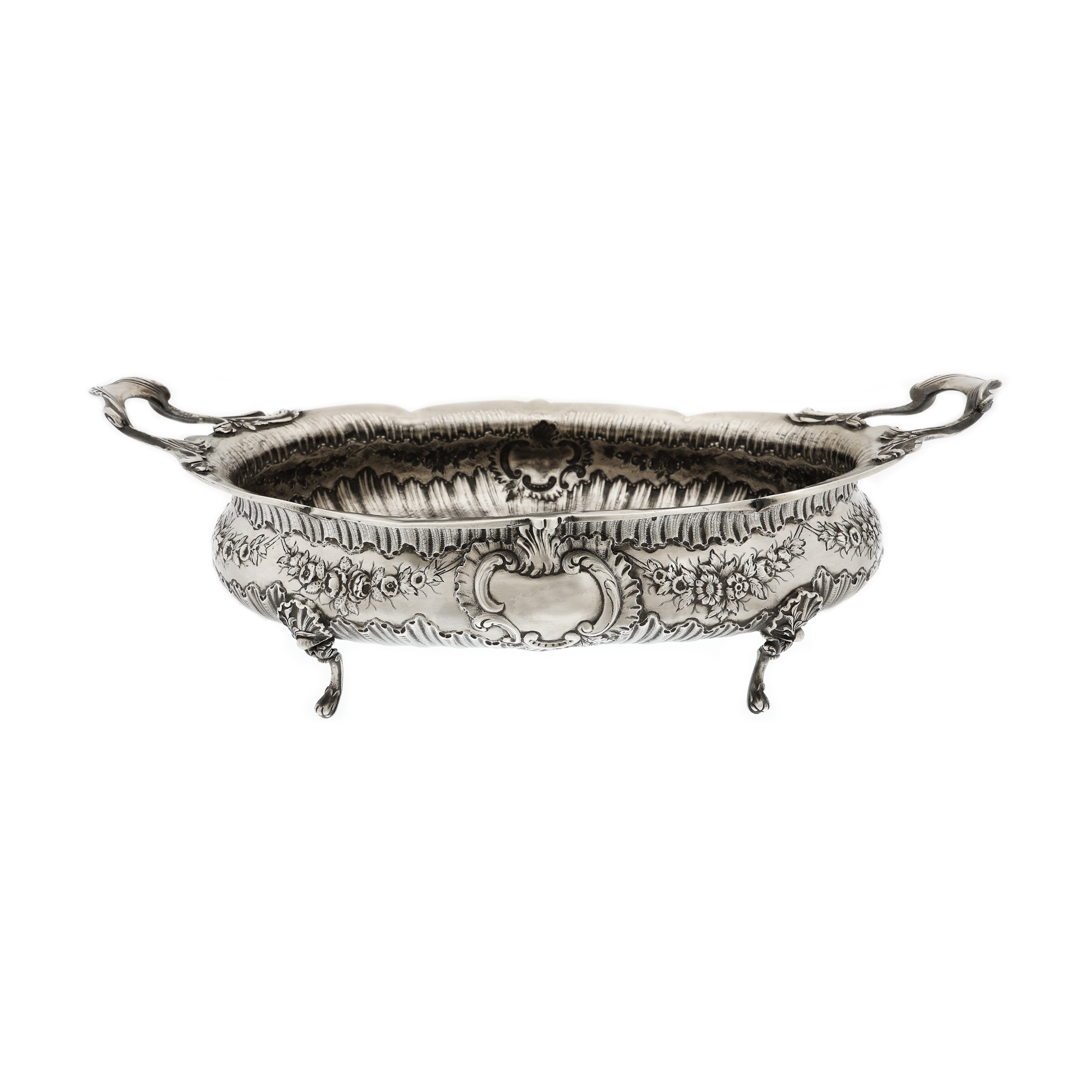 Silver fruit bowl, decorated with floral motifs, ca. 1890-1910