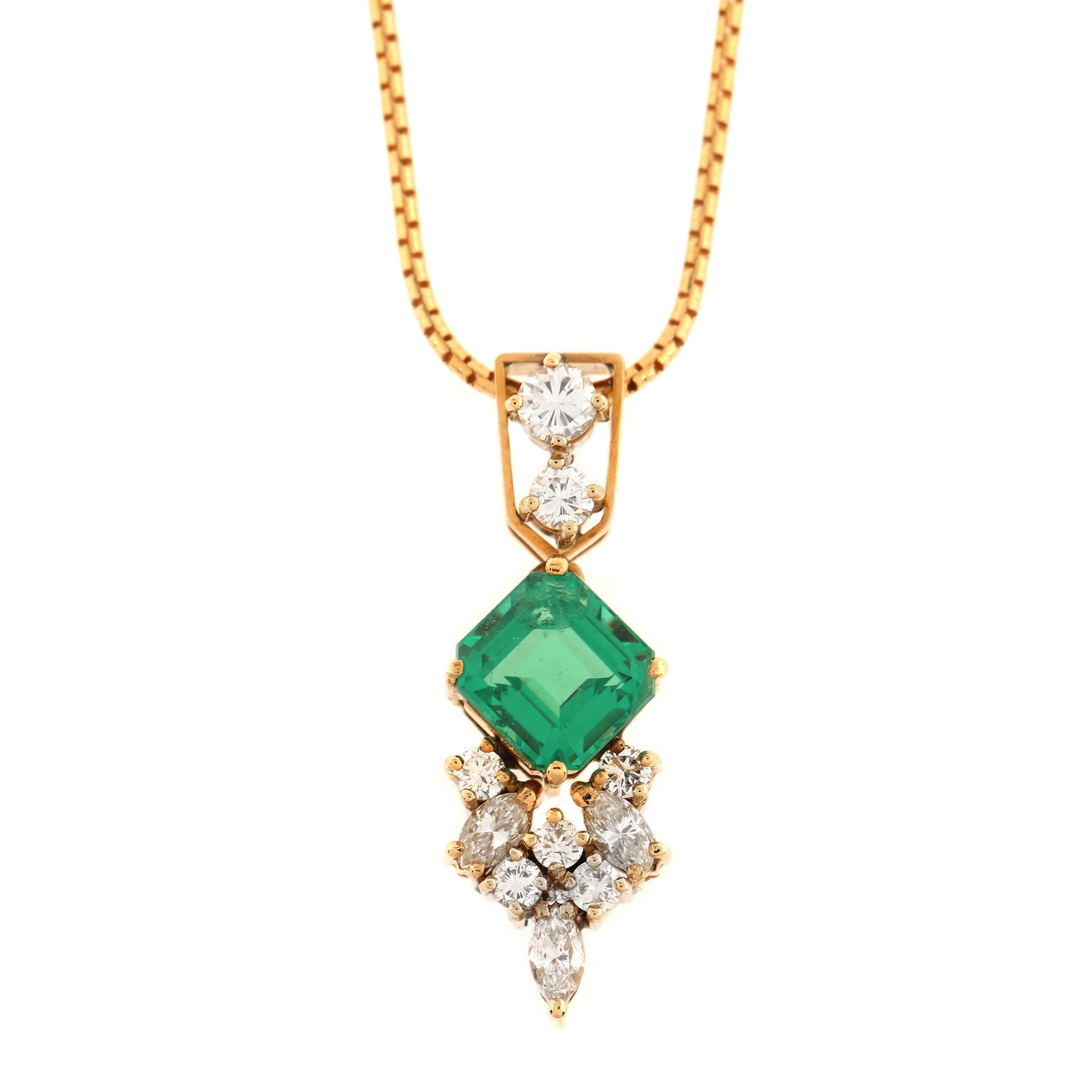 Gold pendant necklace, decorated with emerald and diamonds