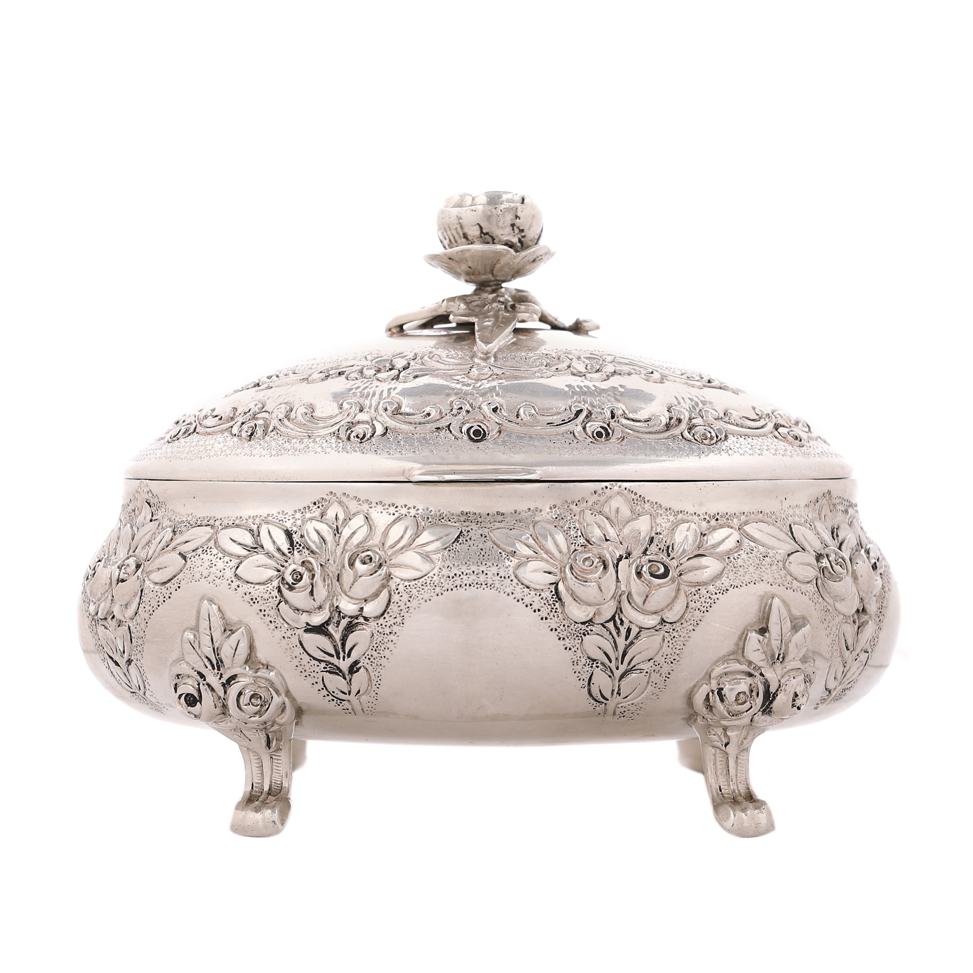 Set din argint, format din tavă, letieră și zaharniță, decorat cu ghirlande de trandafiri, meșter Wilhelm Ludwig, cca. 1920-1930