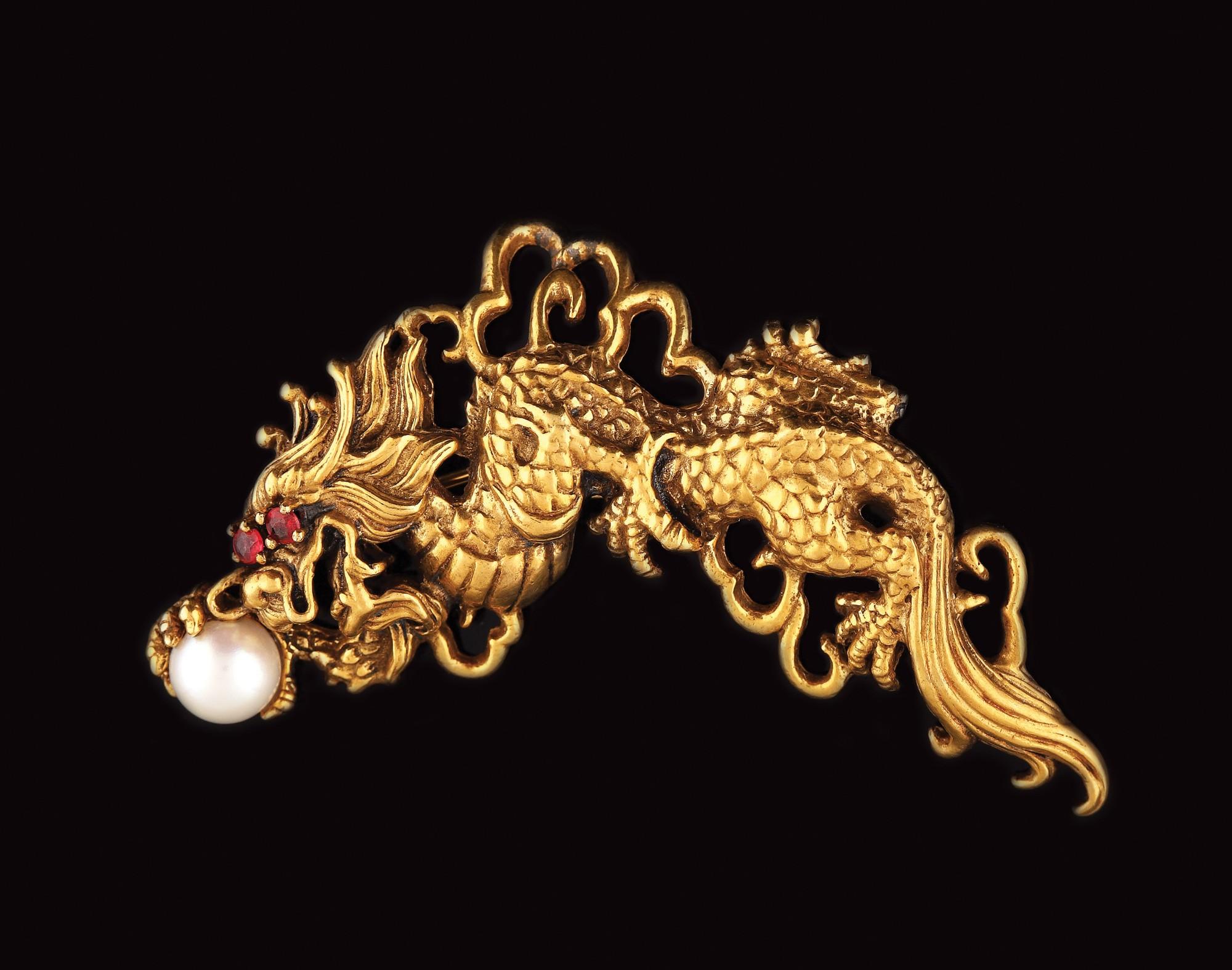 Broșă Franklin Mint, cu motiv dragon, din argint aurit, decorată cu perlă și safire