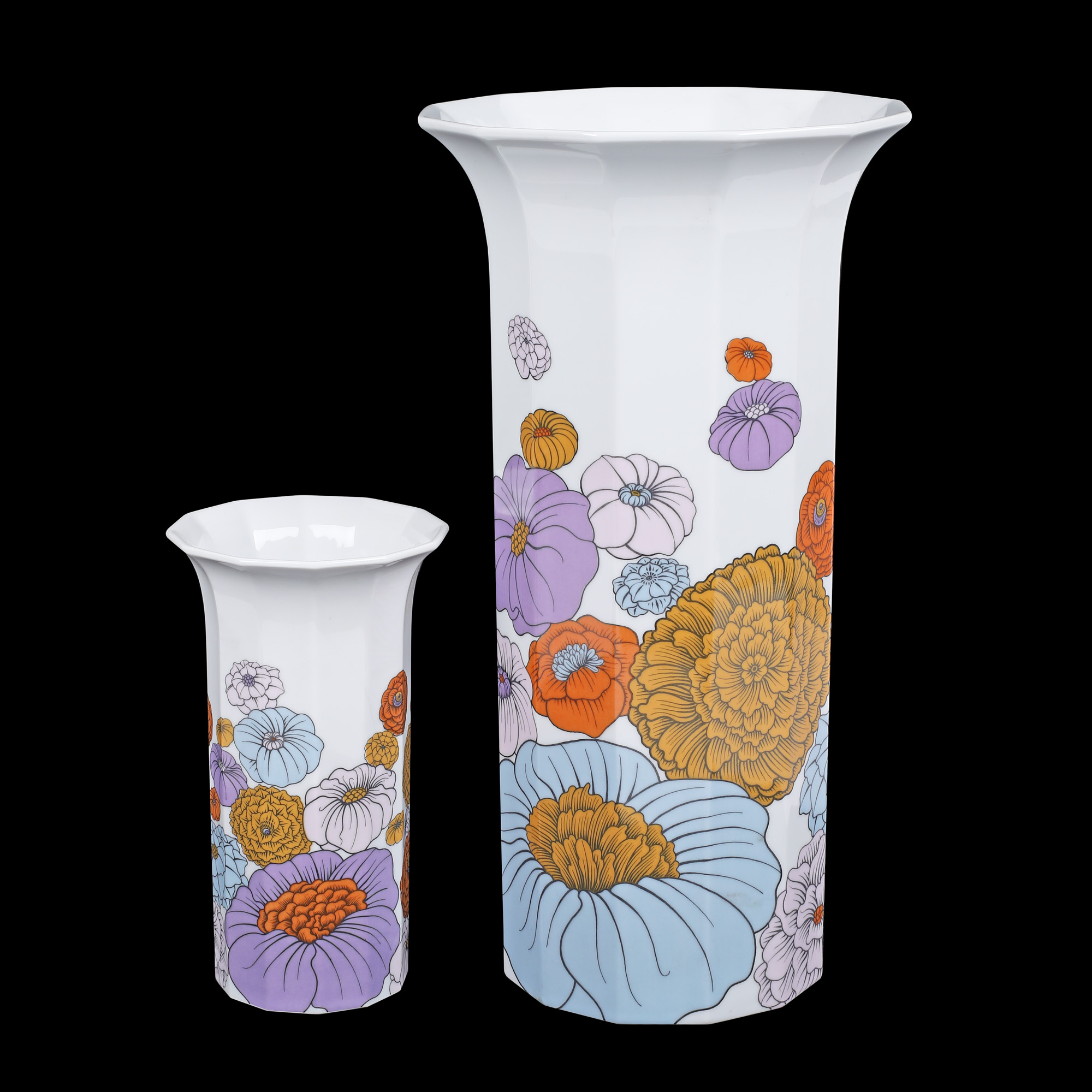 "Polygon Vase" - pereche de vaze Rosenthal Studio Linie, decorată cu flori multicolore, design Tapio Wirkkala, cca. 1980
