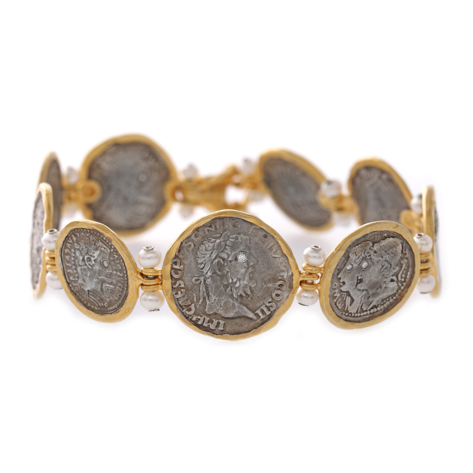 Brățară Kurtulan din argint aurit, decorată cu perle și diamante, însoțită de cutia originală și acte de proveniență