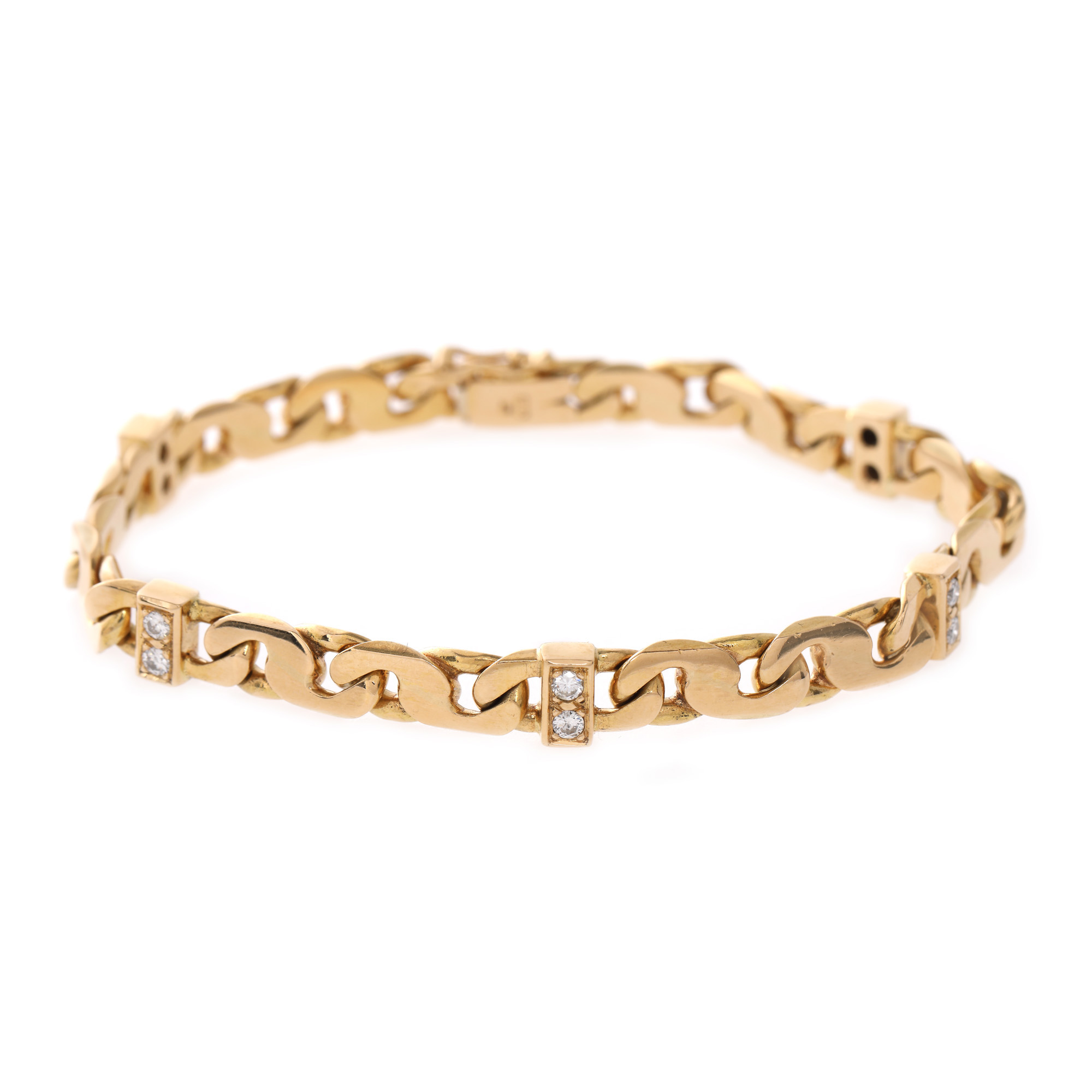 Gold bracelet, decorated with diamonds