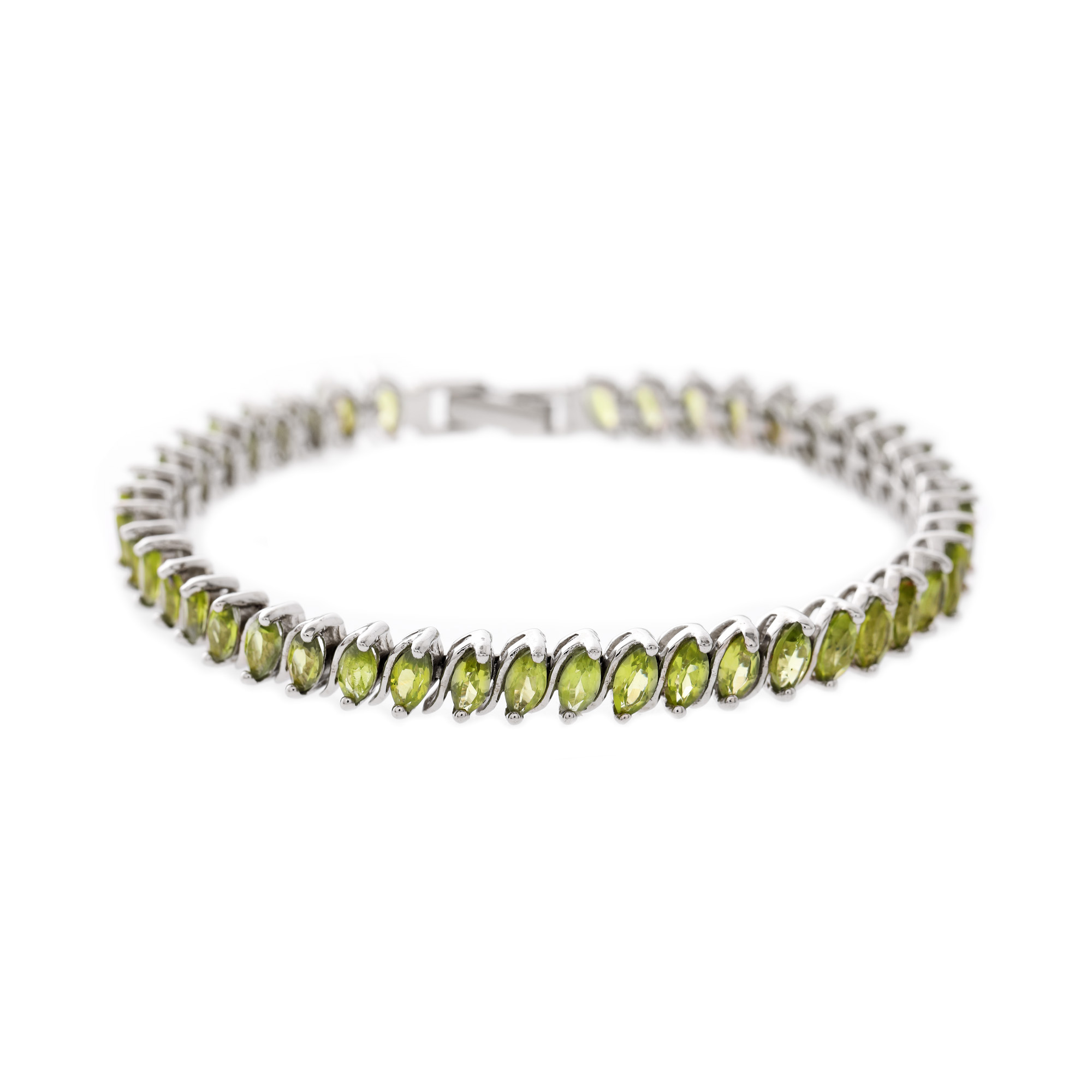 Brățară din argint, decorată cu peridote