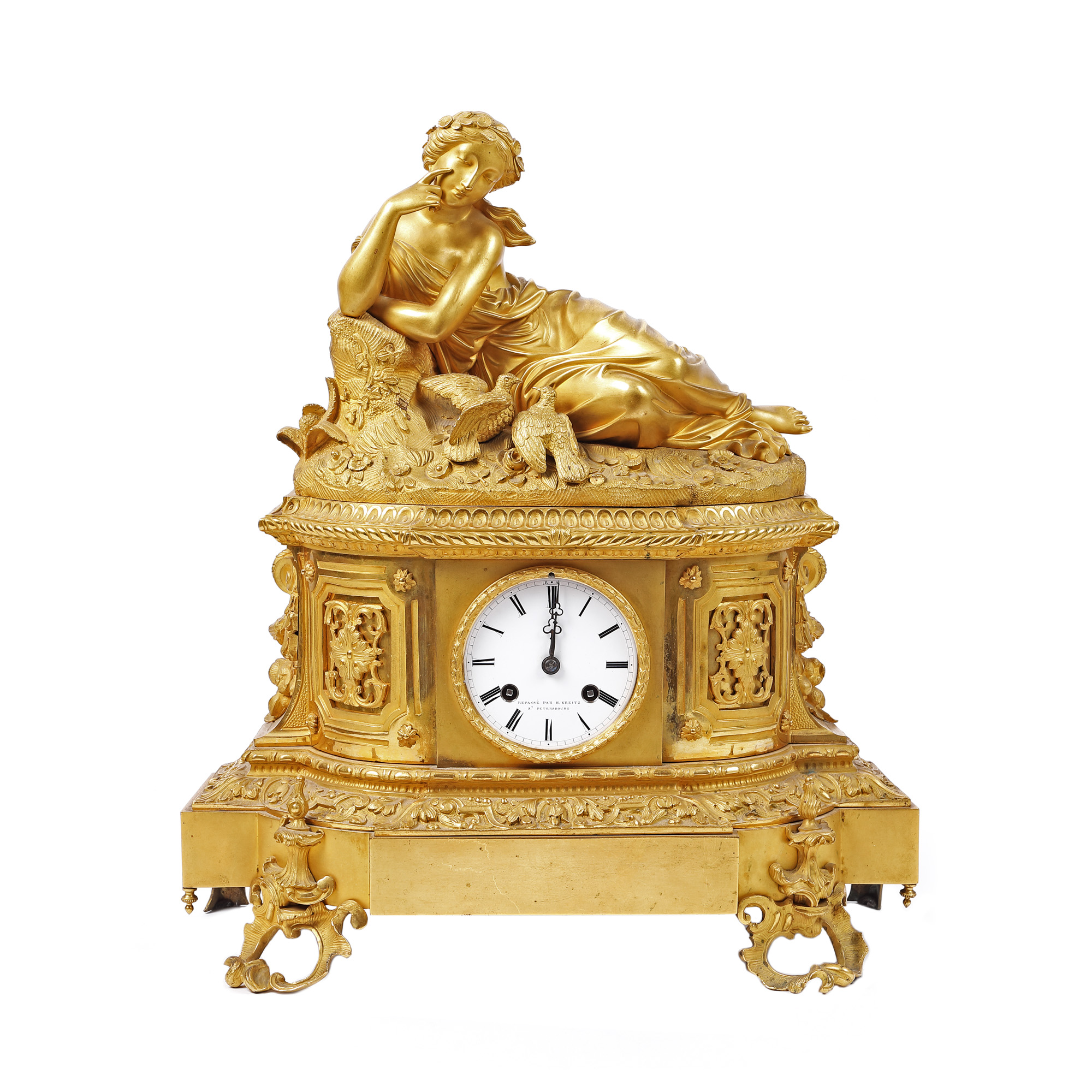 Ceas pentru șemineu din bronz, cu mecanism H. Kreitz, St. Petersburg, decorat cu tânără așezată, sec. XIX