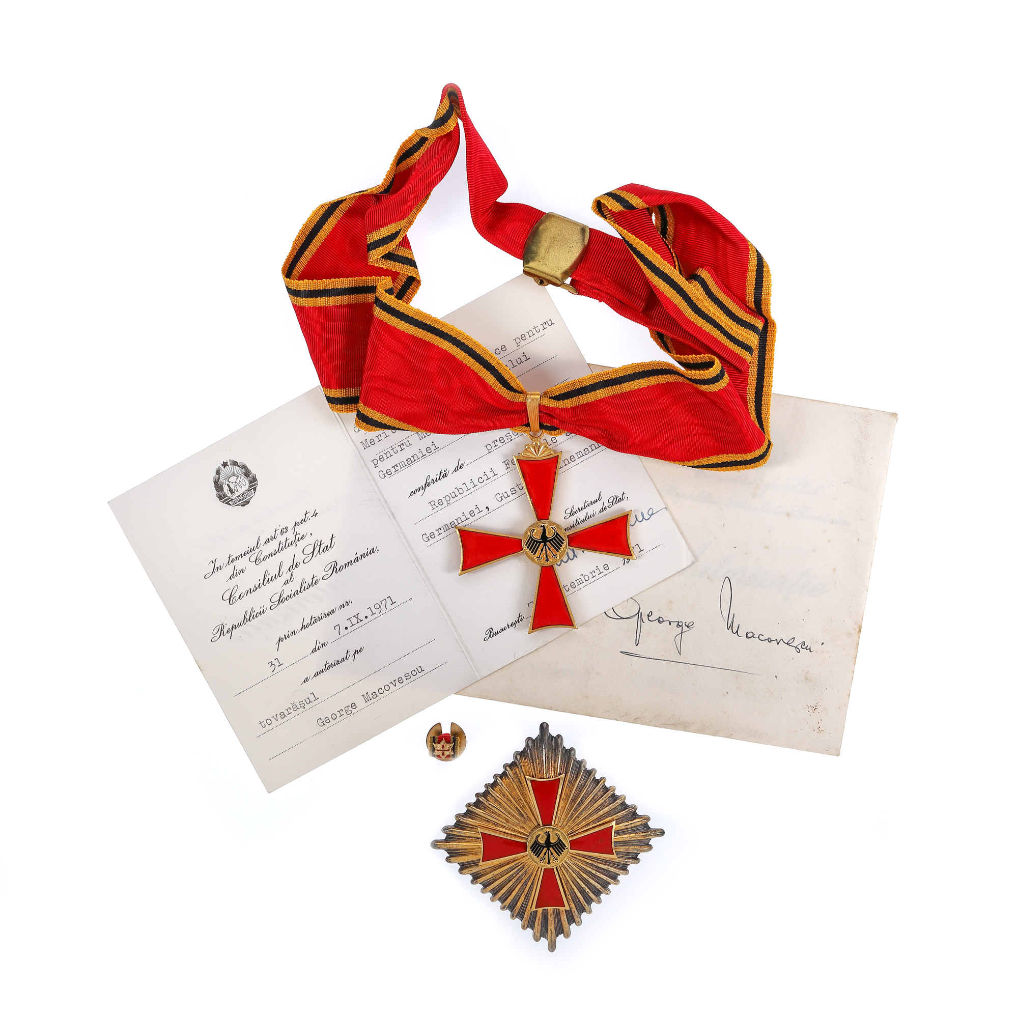"Order of Merit of the Federal Republic of Germany" in the rank of Grand Cross with Star, 1971, silver, in the original box, it belonged to George Macovescu, the former Minister of Foreign Affairs