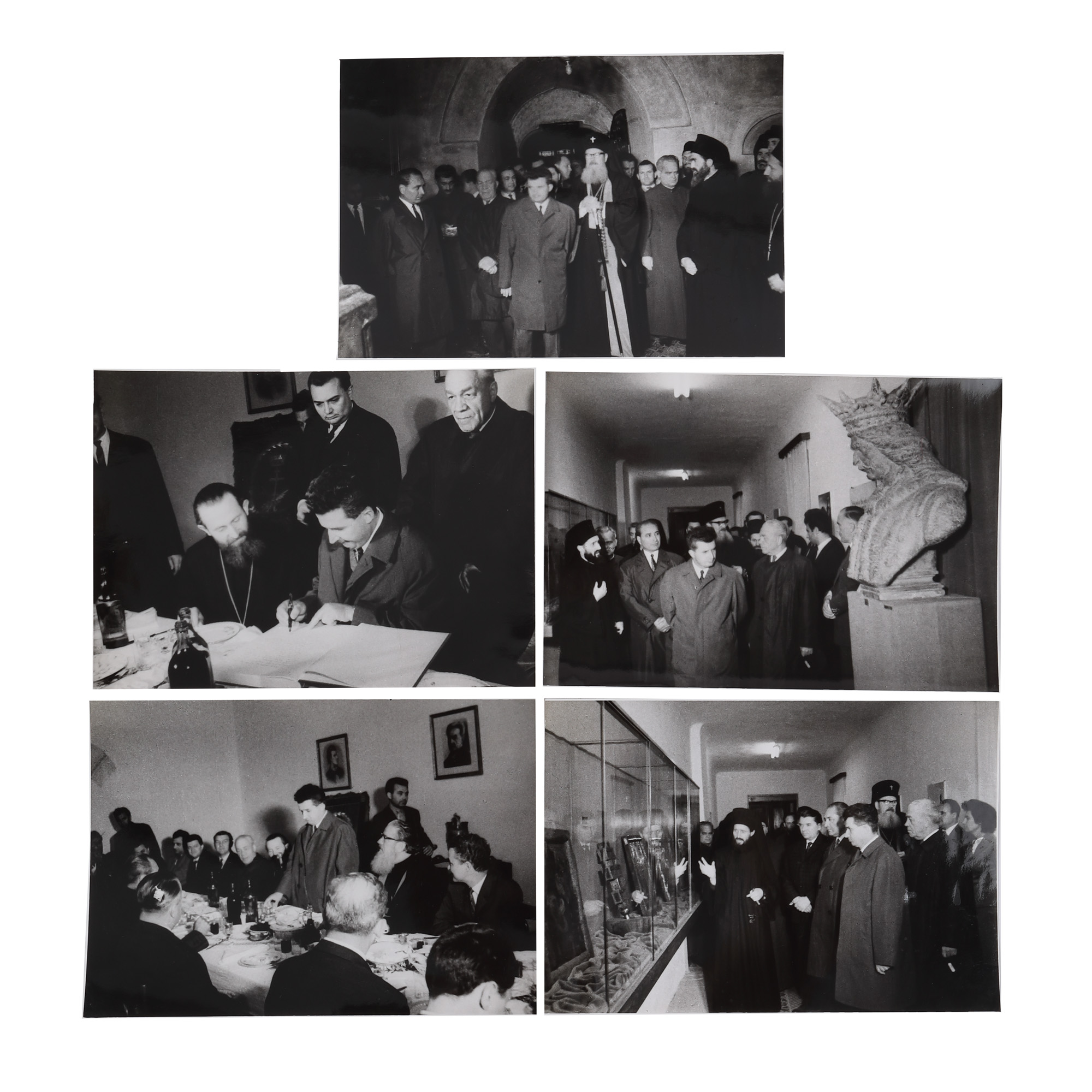 Lot format din cinci fotografii ilustrând vizita istorică a lui Nicolae Ceaușescu la Mânăstirea Putna, 1966