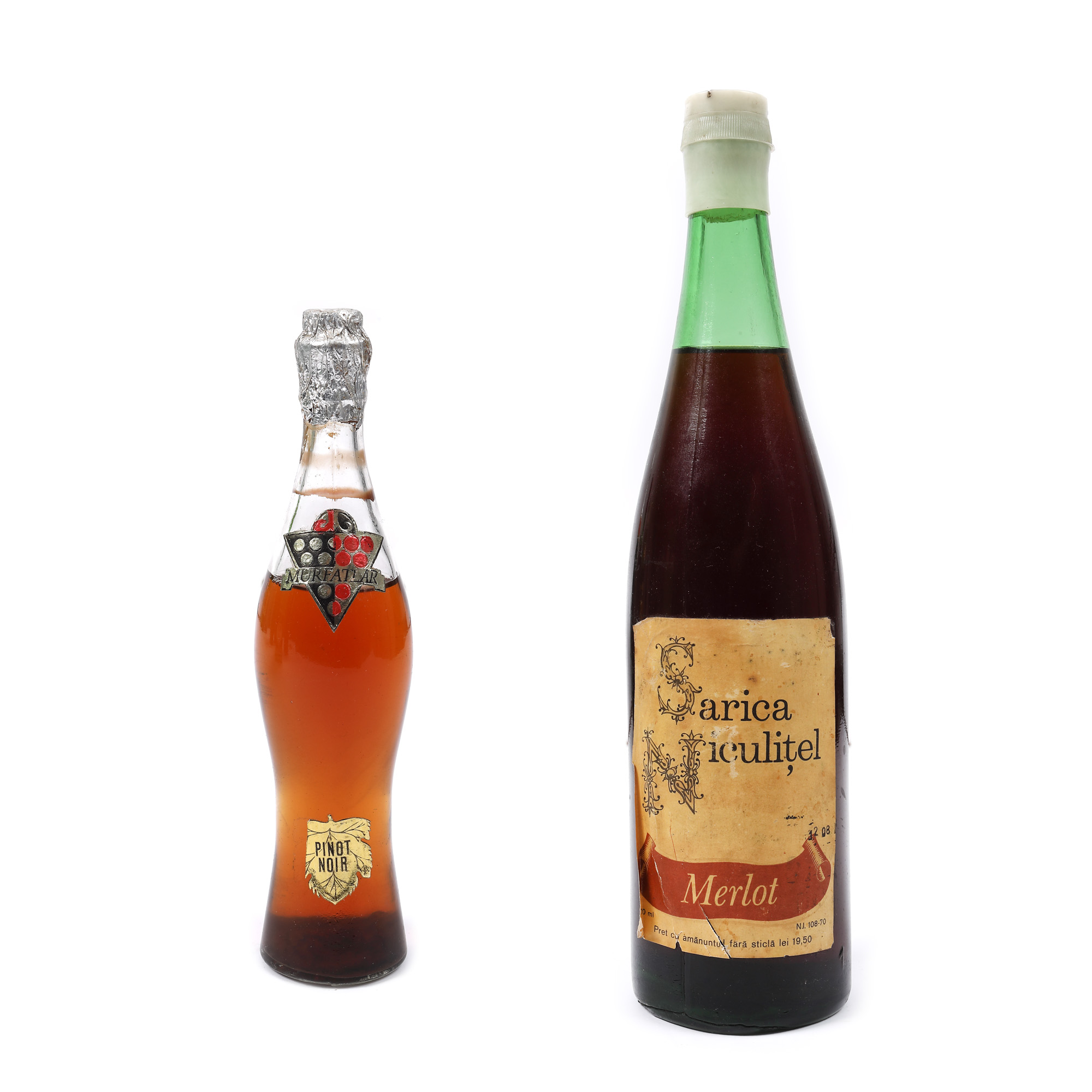 Two wines, "Sarica Niculițel, Merlot" 0.7 l, and "Murfatlar, Pinot Noir", circa 0.2 l, the 1980s