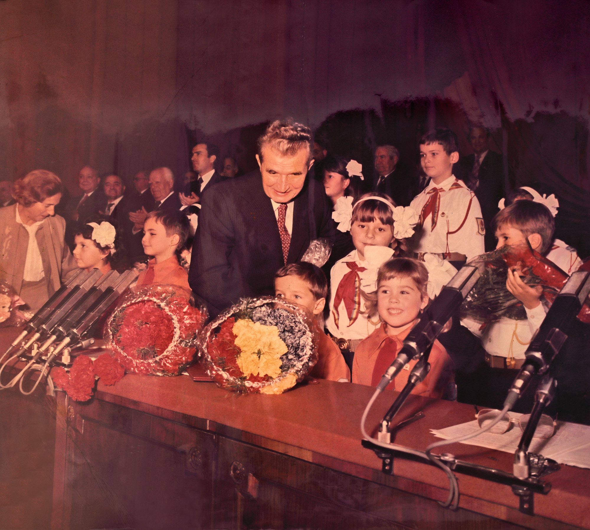 Fotografie de mari dimensiuni ilustrându-l pe Nicolae Ceaușescu, începutul anilor '80