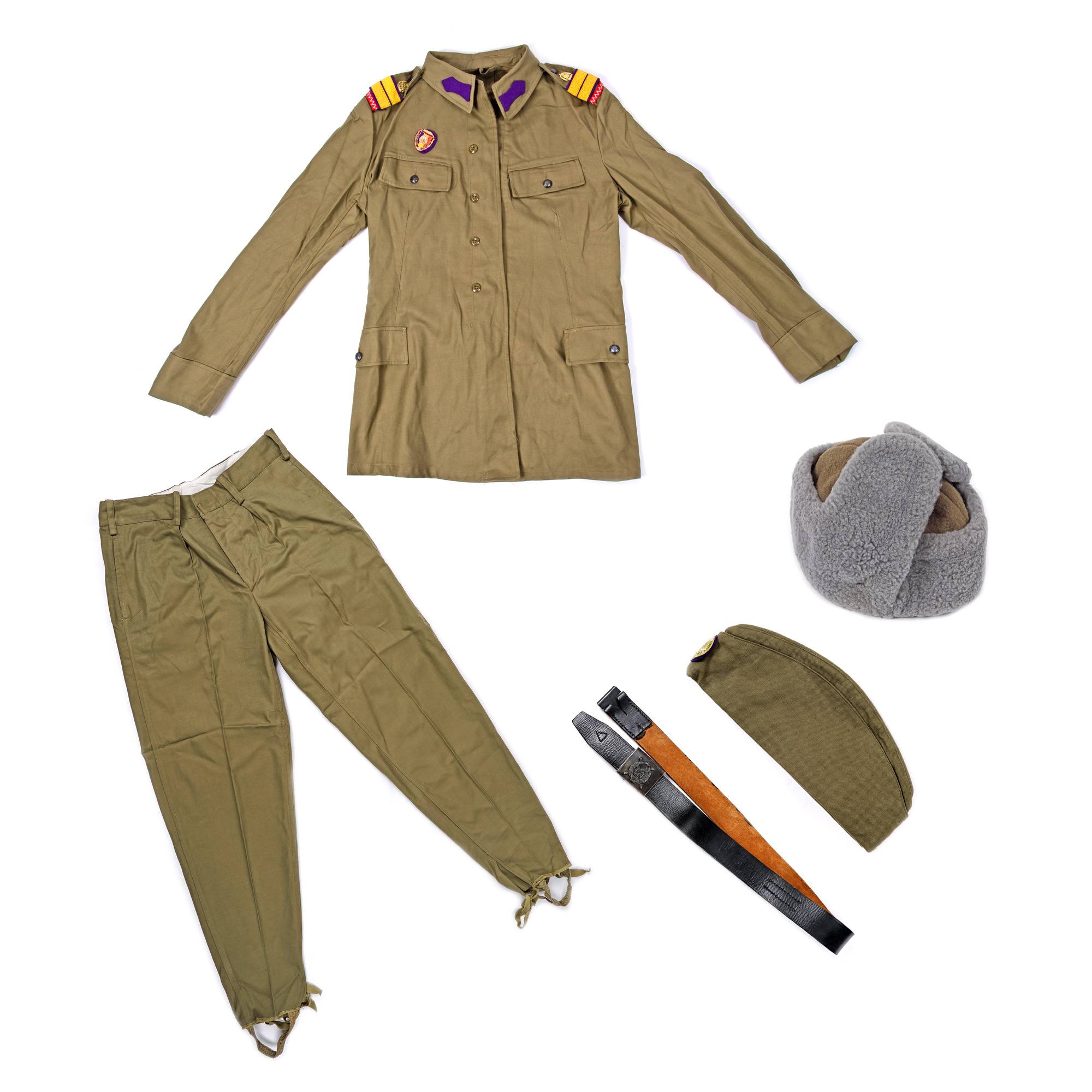 First sergeant uniform of the army of the People's Republic of Romania, composed of vest, trousers, trench cap, hat and belt with a buckle decorated with the coat of arms of the Republic, circa 1950-1965