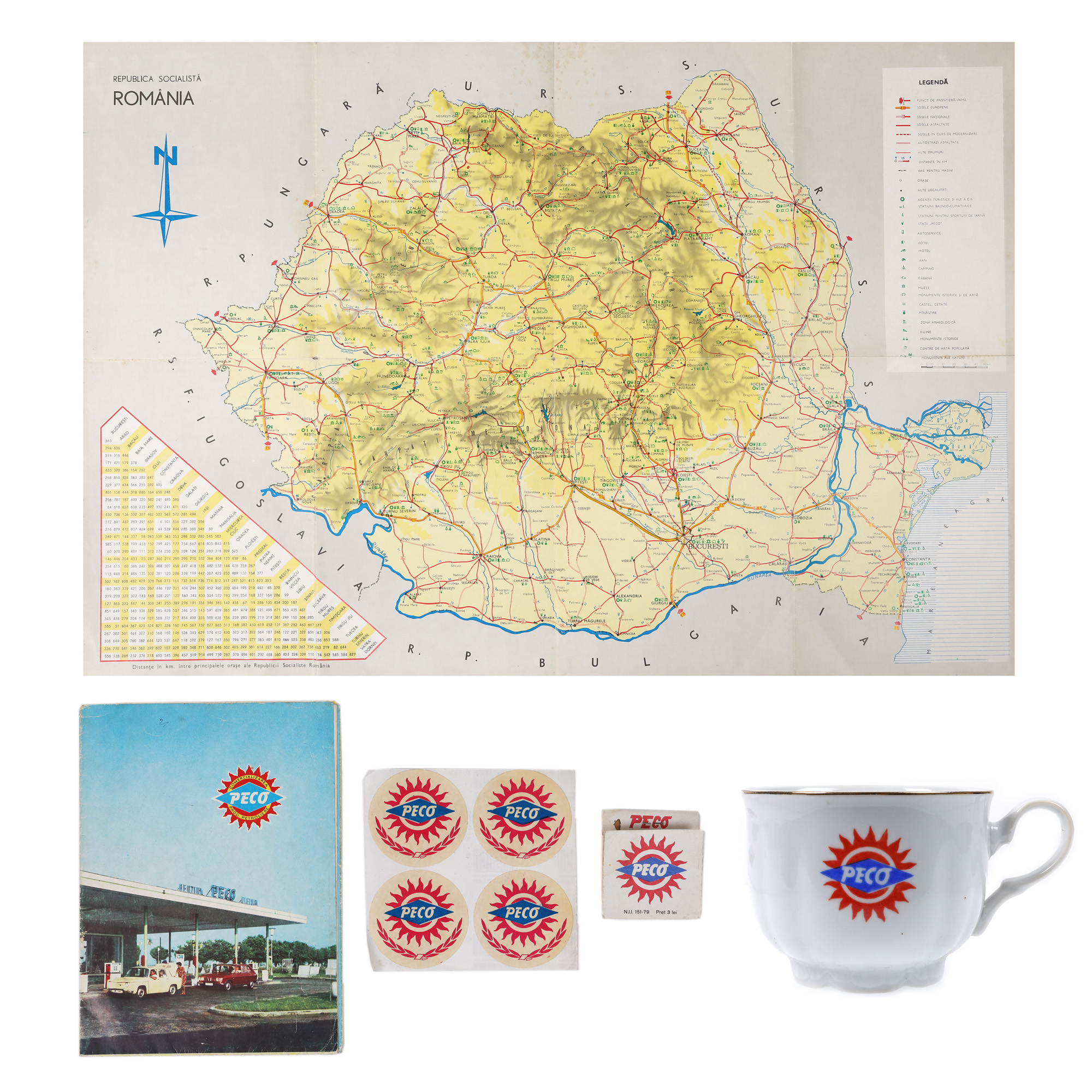 Set publicitar PECO: hartă ilustrând stațiile de alimentare, ceașcă și patru autocolante, cca. 1975