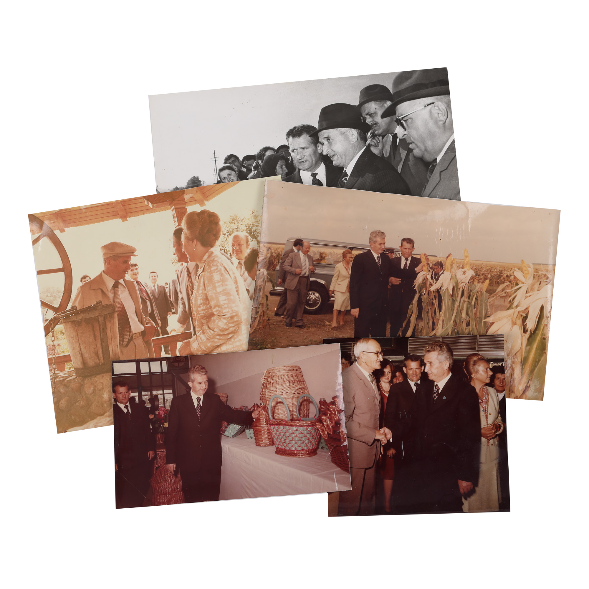 Lot format din cinci fotografii ilustrându-l pe Nicolae Ceaușescu alături de fratele său mai mic Ion Ceaușescu, inginer agronom, în vizită la Scornicești, cca. 1975