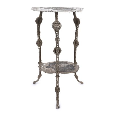 Piedestal Neo-Rococo, decorat cu lebede, cca. 1910, provine din colecția Marinei Dimitropoulos