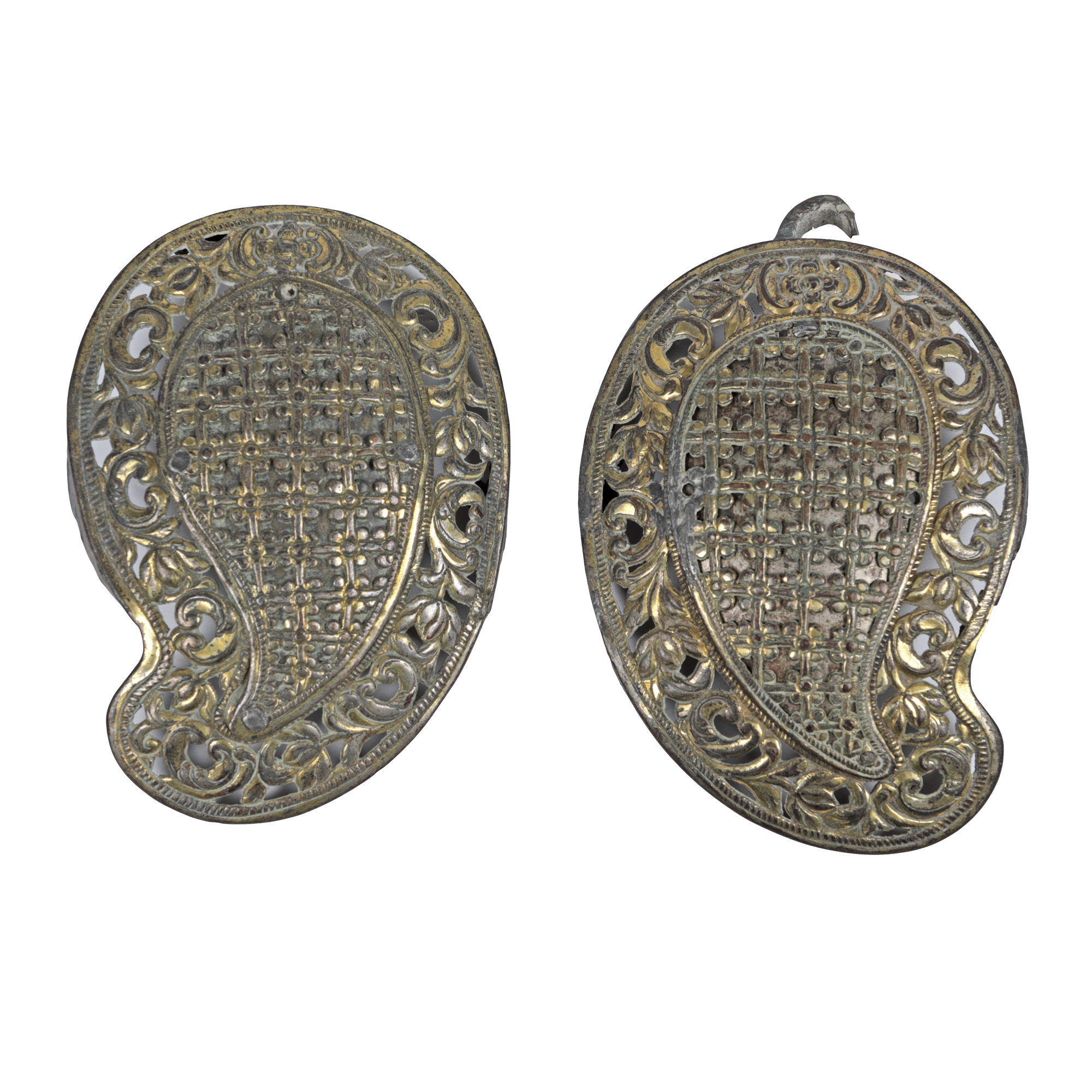 Pafta din argint, cu decor floral-vegetal traforat, sec. XIX